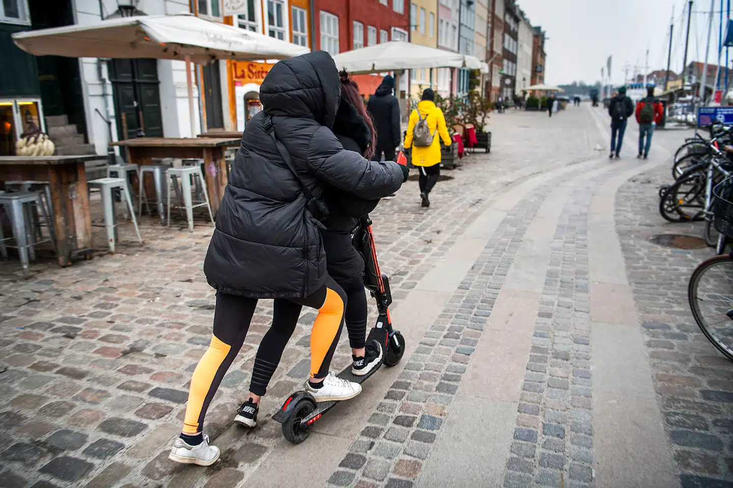 »Og så lade anarki og kaos herske så længe? Det er ikke den tilgang, vi normalt følger, når der opstår problemer i Danmark,« siger Socialdemokratiets lokalpolitiker Lars Weiss, der vil indføre et forbud mod opstilling af elløbehjul på visse områder i Indre By.