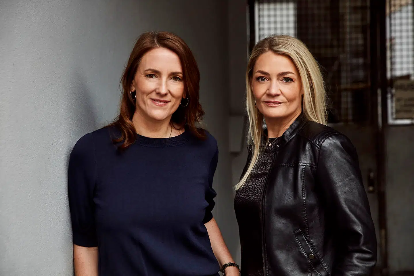 Forfatterparret Line Holm og Stine Bolther, forfattere til »For barnets bedste«, udkommet på Politikens Forlag.