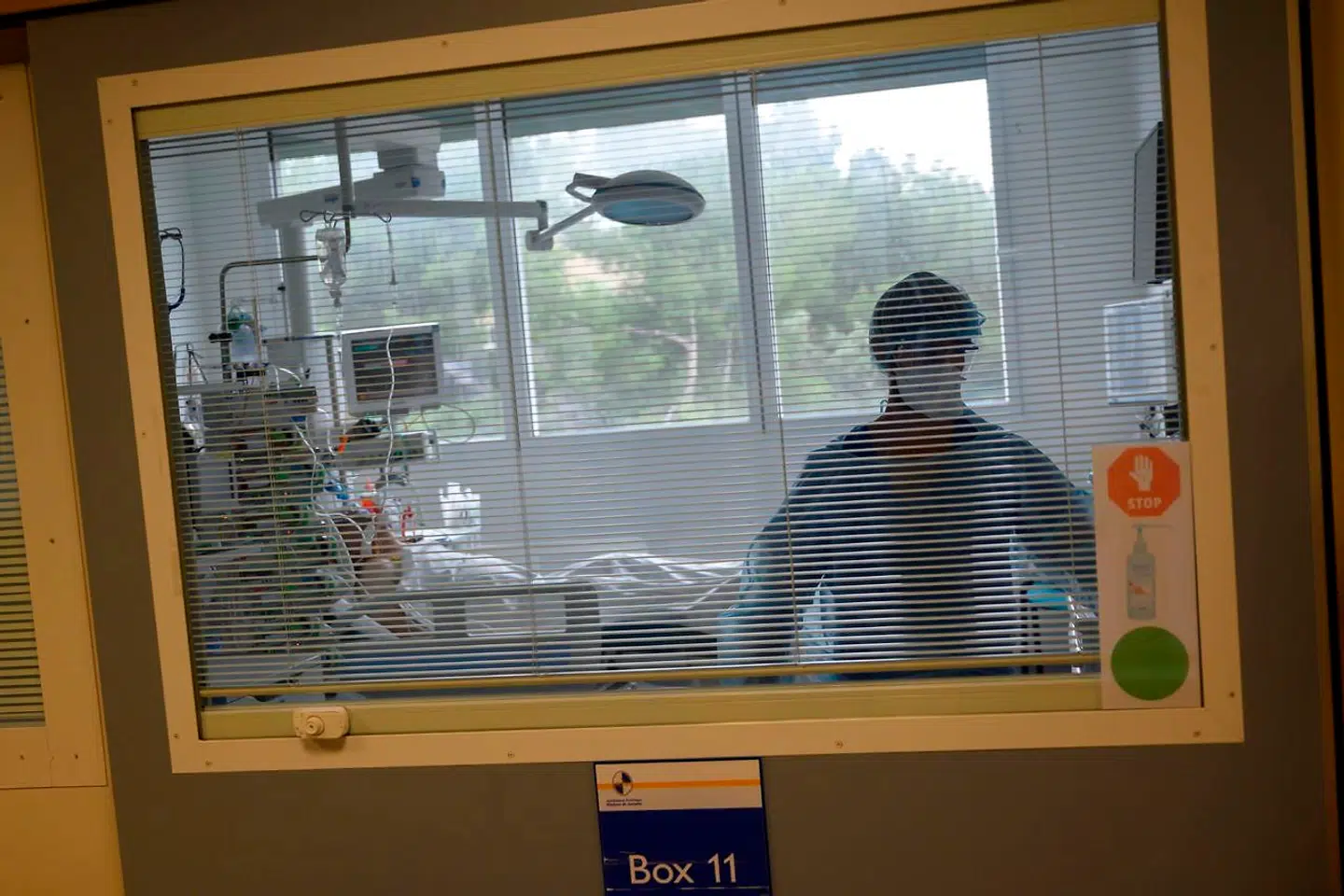 Samtidig med, at franske læger forsker i covid-19s usædvanlige senskader, sender pandemiens anden bølge stadig flere nye patienter på hospitalet, som her i Marseille.