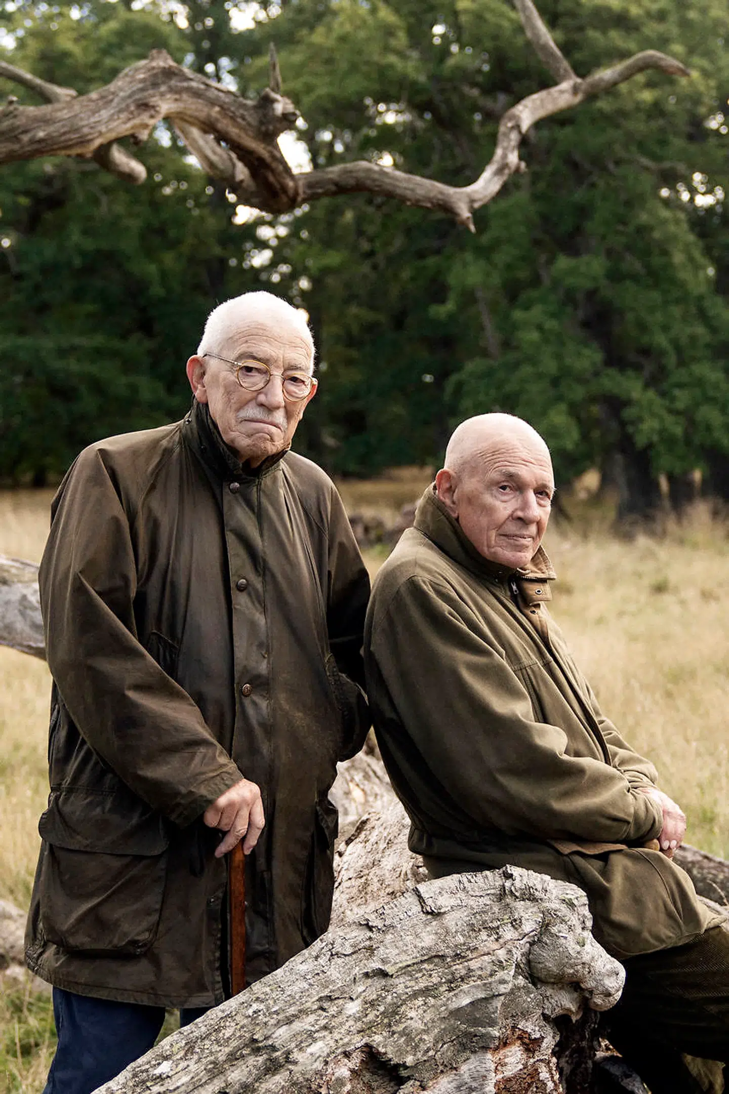 I en ny samlet udgave af »Boganis Jagtbreve« er det Uffe Ellemann-Jensen og Kjeld Hillingsø som står for henholdsvis forord og efterskrift. Jagtbreve, forfattet er Wilhelm Dinesen, som udover at være far til Karen Blixen også var officer, eventyrer, politiker og ivrig jæger.