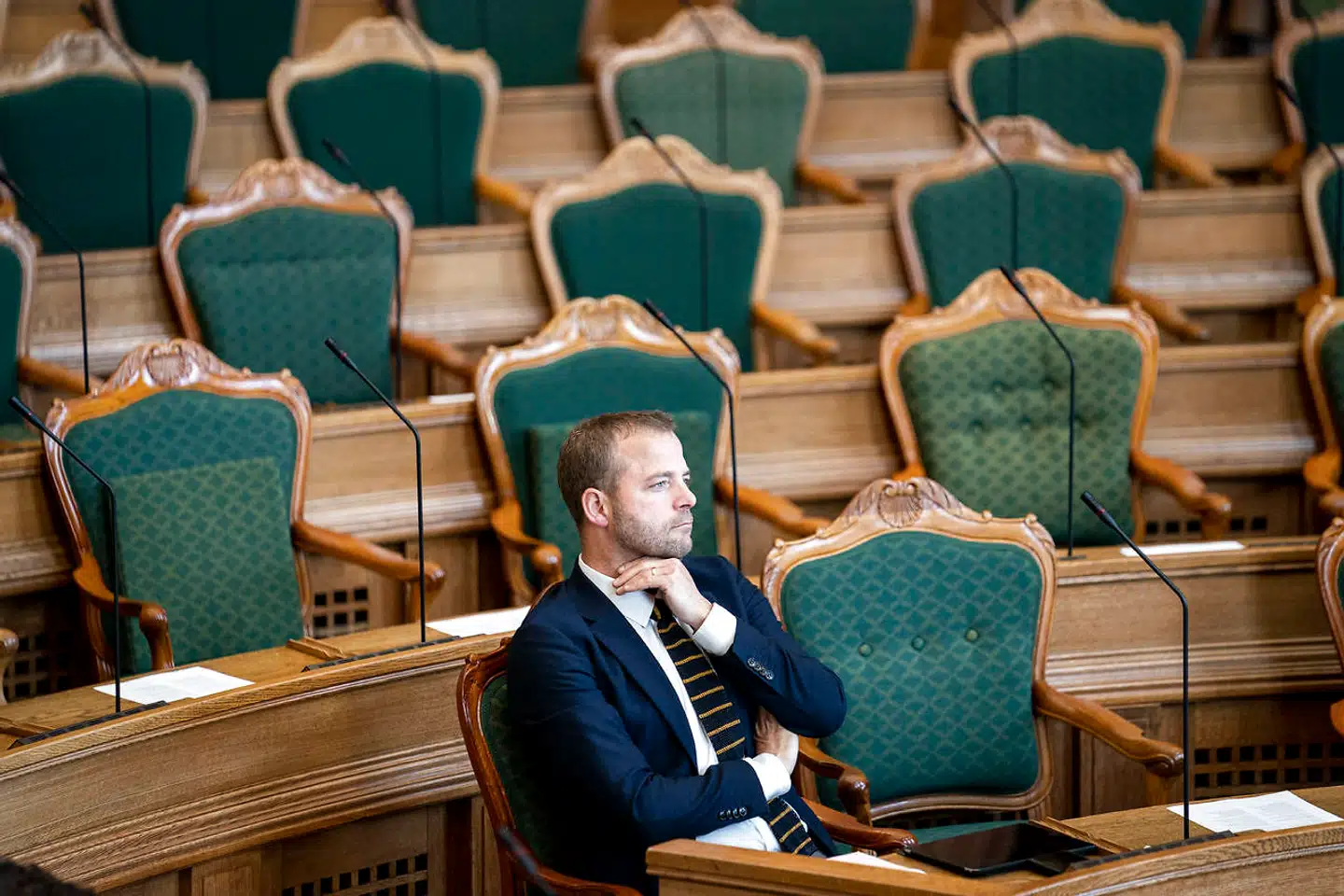 »Medmindre man faktisk er radikal, så er den værste skæbne i dansk politik at blive mistænkt for at være radikal,« skrev en politisk kommentator for nylig, og Berlingske gik på jagt efter et svar på, hvorfor så mange partier lægger så tydelig afstand til Morten Østergaards parti.