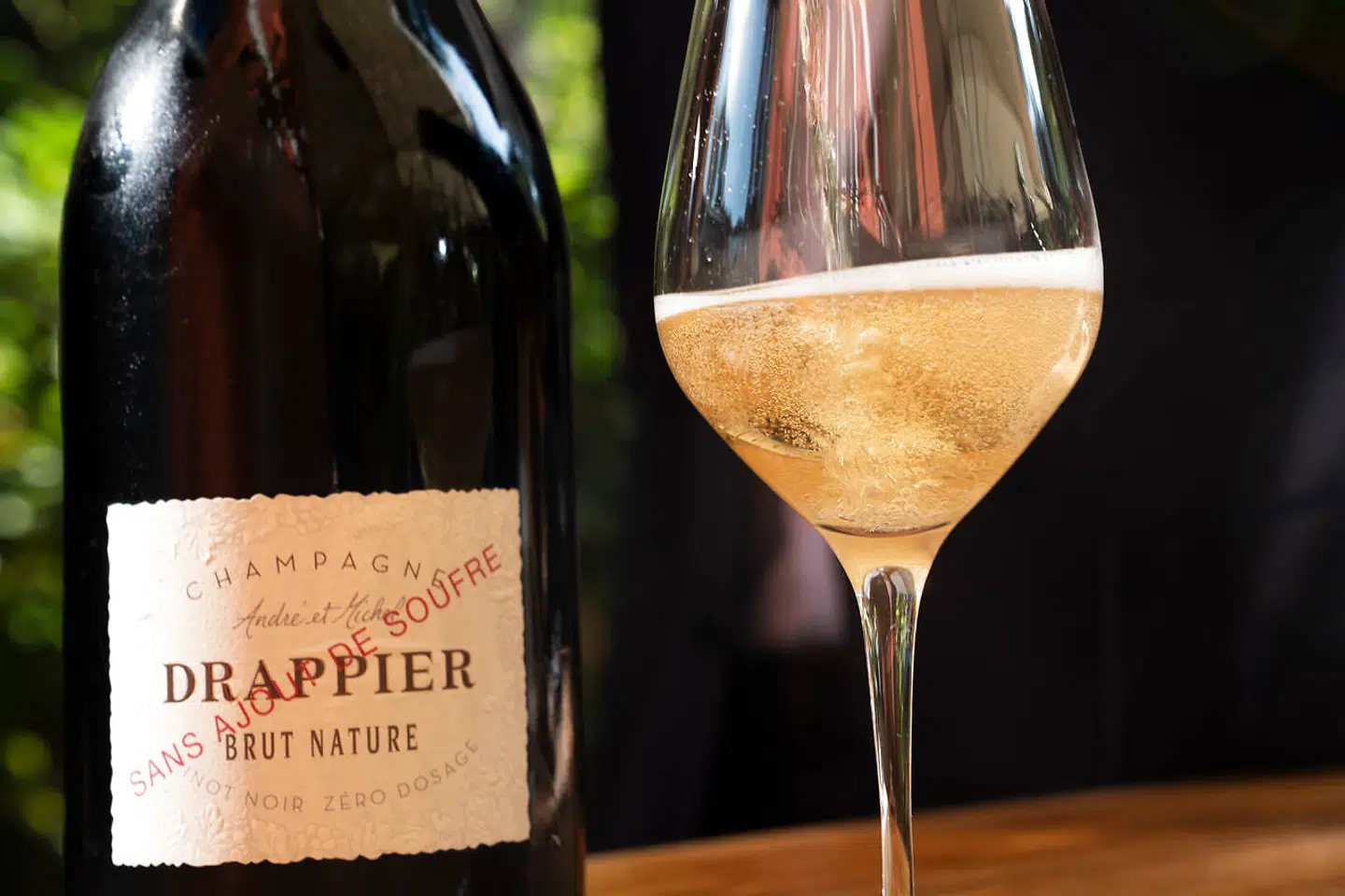 Det er få champagner, som er lavet helt uden tilsætning af svovl, men denne fra Drappier er.