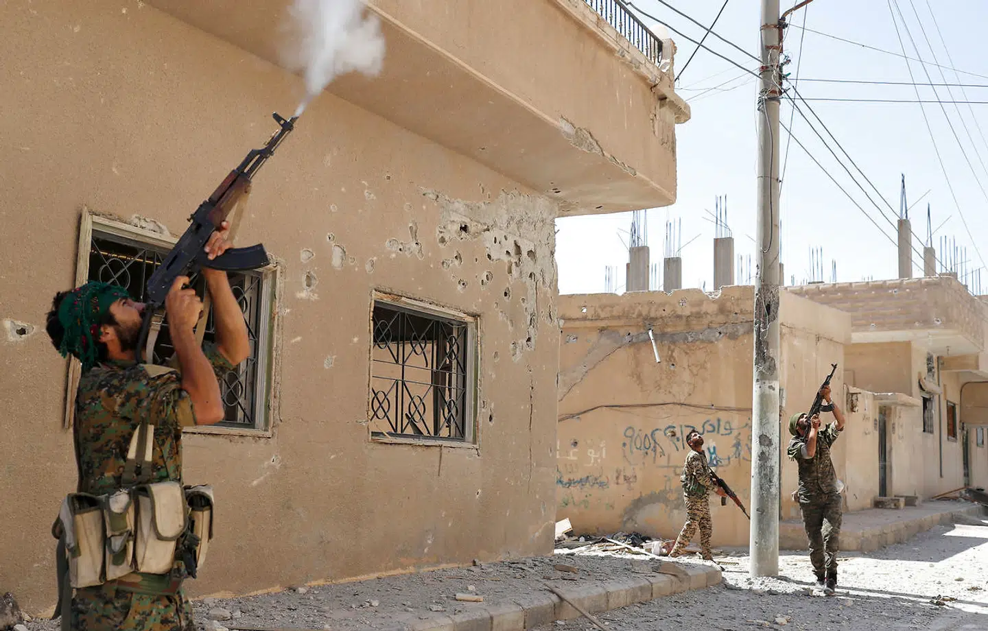 En af de tre tiltalte i en sag om droner til Islamisk Stat kendes torsdag af Østre Landsret skyldig i terrorisme. I byretten blev han frifundet for terror.