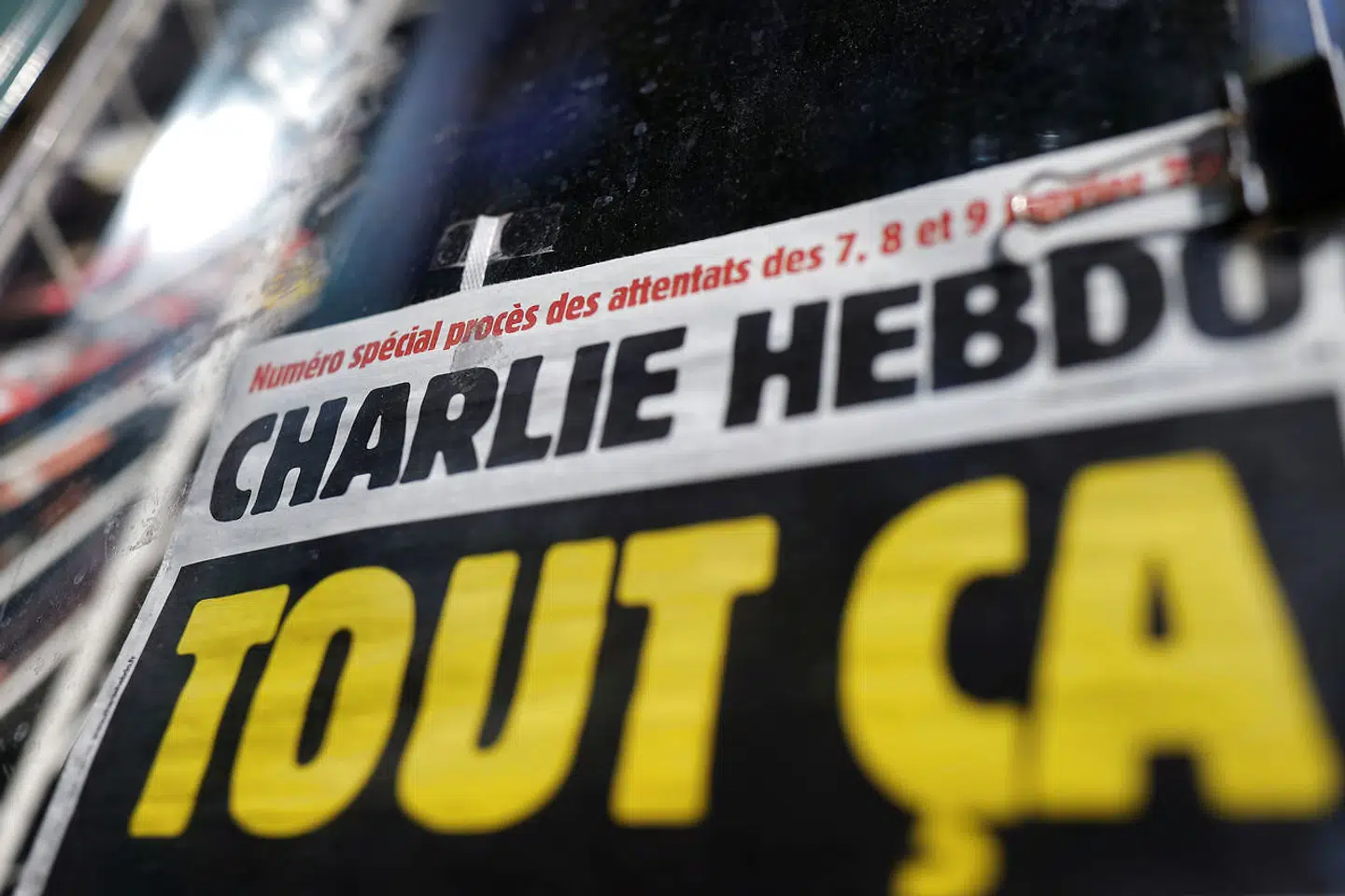 ARKIVFOTO: Det franske nyhedsmagasin Charlie Hebdo har fået afslag af Jyllands-Posten på at bringe et genoptryk af den avisside, som Muhammed-tegningerne oprindelig var på.
