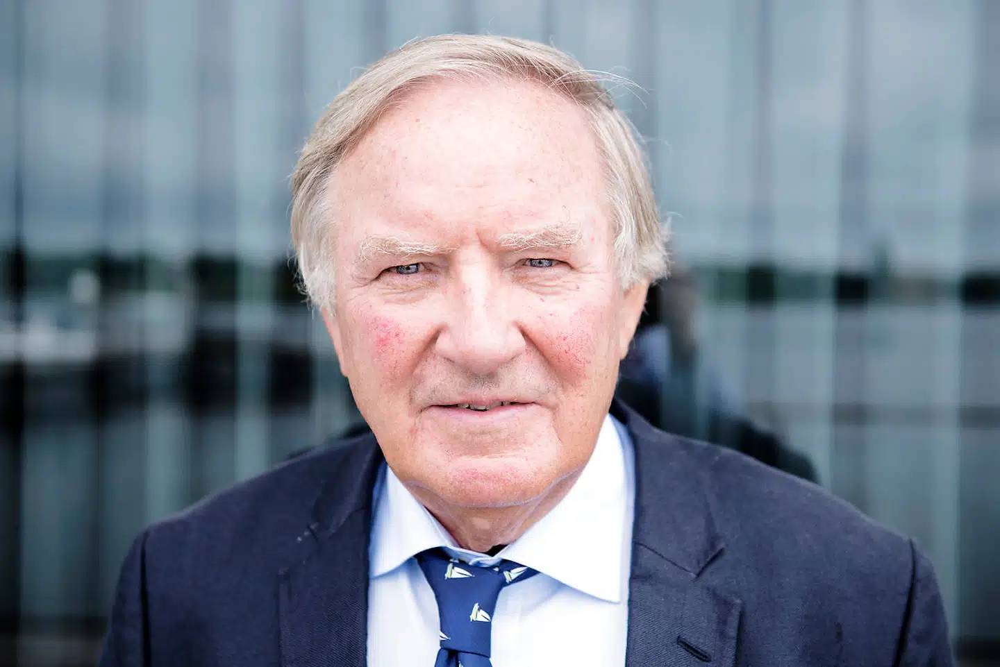 Fra og med i dag tiltræder Bernd Griese i stillingen som bestyrelsesformand hos Harboes Bryggeri. Det er ellers blot seks måneder siden, han forlod selskabet, da hans datter overtog stillingen som administrerende direktør. En post han selv bestred i mere end tre årtier. Den 77-årige erhvervsmand, der har giftet sig ind i det familieejede bryggeri, overtager posten som bestyrelsesformand fra Søren Stampe.