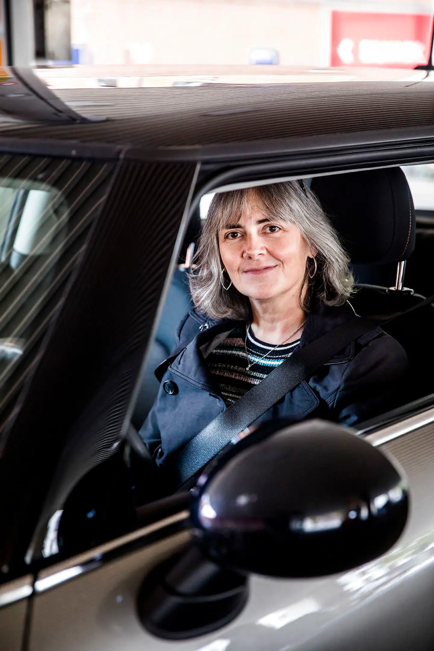 Birgitte Wärn leaser sin Mini Cooper, der kører cirka 15.000 kilometer årligt. Næste gang bliver det nok en hybrid-Cooper.