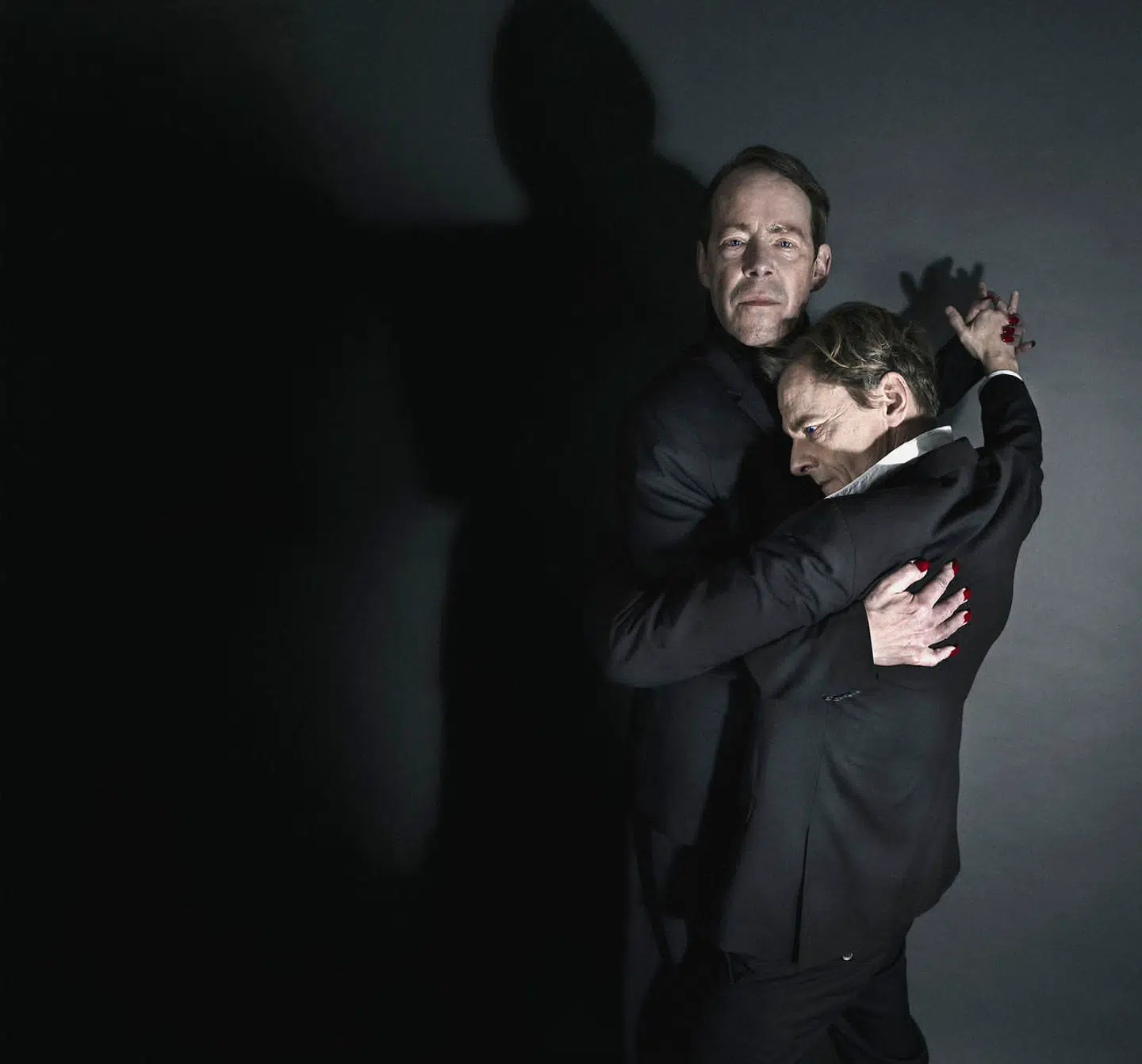 Topmøde: Søren Sætter-Lassen og Olaf Johannessen skal ud i en livsfarlig tango som Faust og Mefisto.