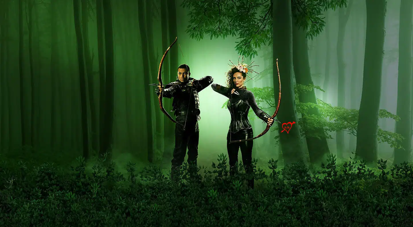 Skovtur i Sherwood: Christoffer Læssø og Emilie Rasmussen er Robin og Lady Marian i den farceprægede familieforestilling »Robin Hood« på Folketeatret.