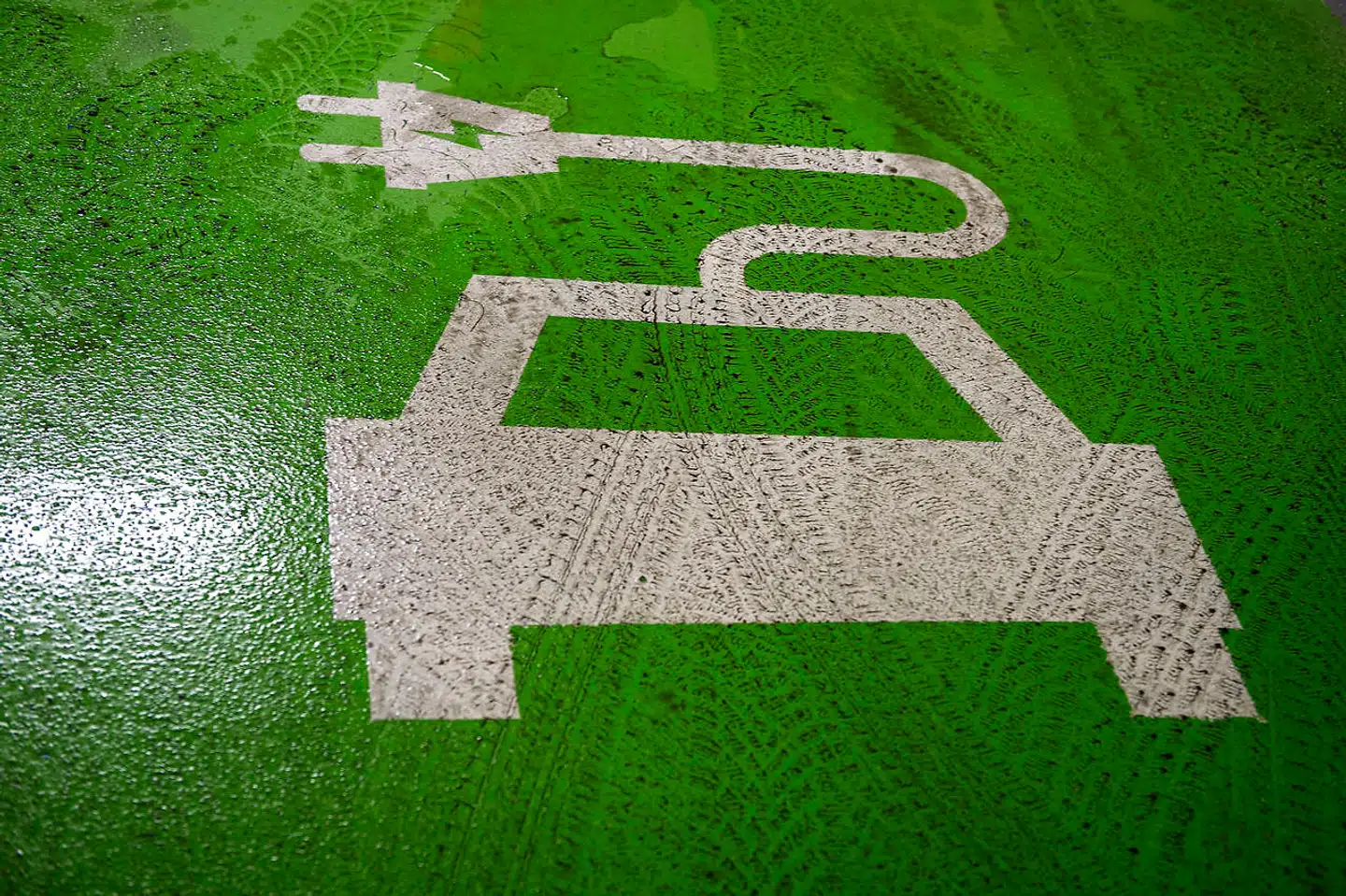 Arkivfoto: Der er ingen vej uden om at få en million nul- og lavemissionsbiler på vejene i Danmark i 2030, mener SF.