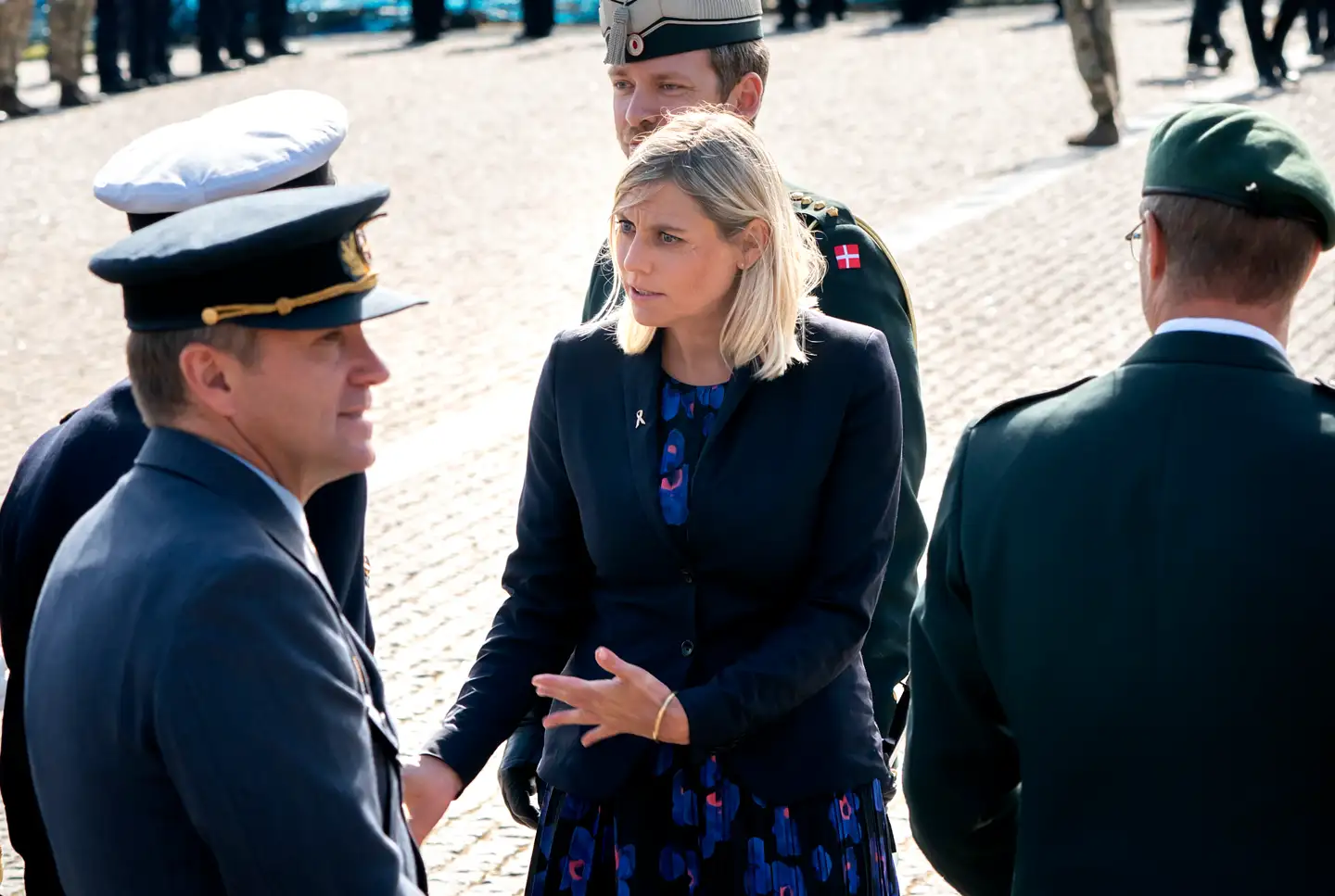 Hvis Forsvarsministeriets oplysninger står til troende, kendte forsvarsminister Trine Bramsen (S) endnu ikke til de alvorlige konklusioner om Forsvarets Efterretningstjeneste, da det blev besluttet at fyre to chefer i tjenesten.