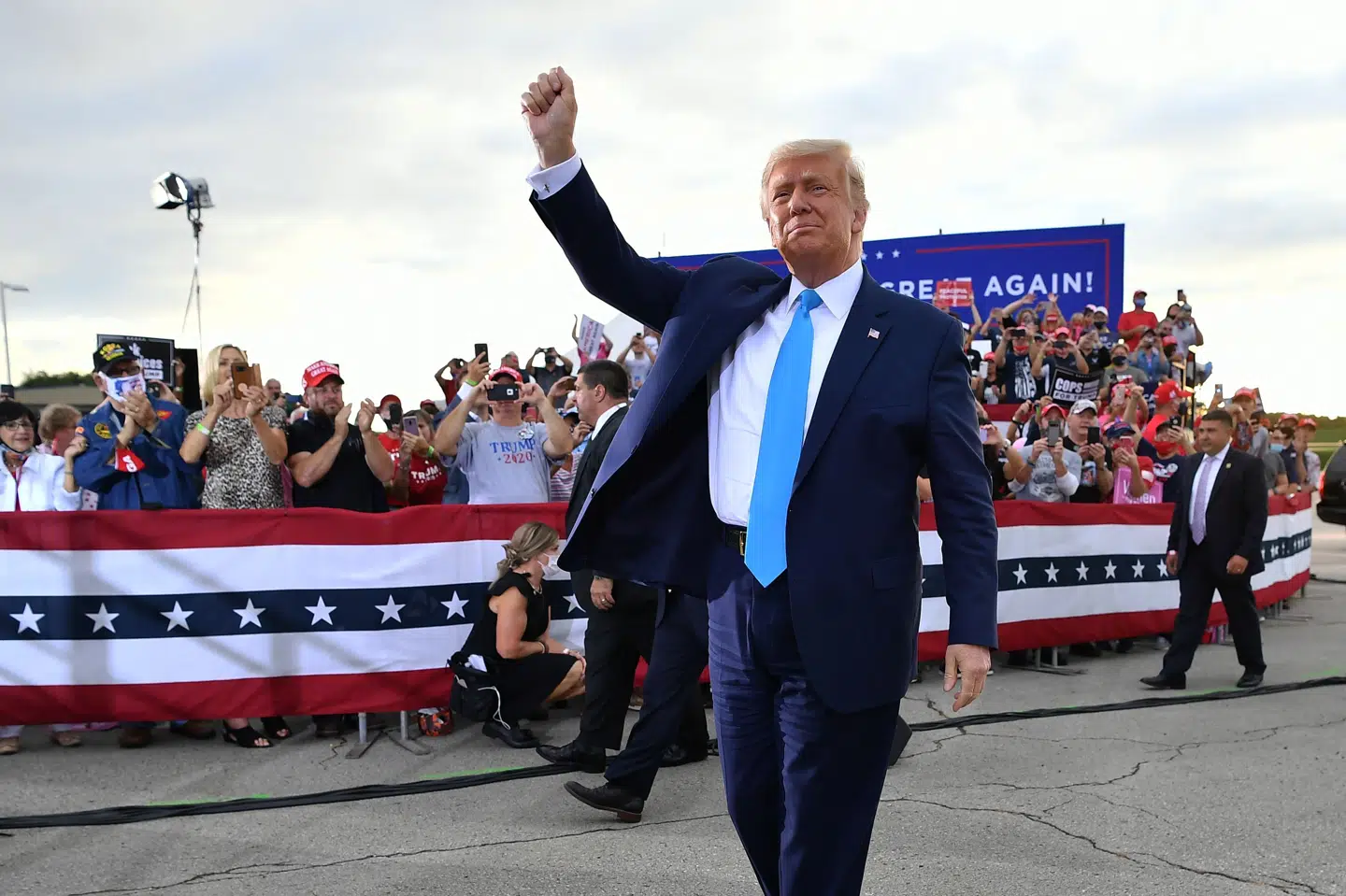 Præsident Donald Trump nægter, at han fremsatte hånende bemærkninger om amerikanske soldater, som blev dræbt eller taget til fange. Det er det amerikanske kulturmagasin Atlantic, som citerer Trump for at sige, at amerikanere, som blev dræbt i krig, er tabere. Mandel Ngan/Ritzau Scanpix