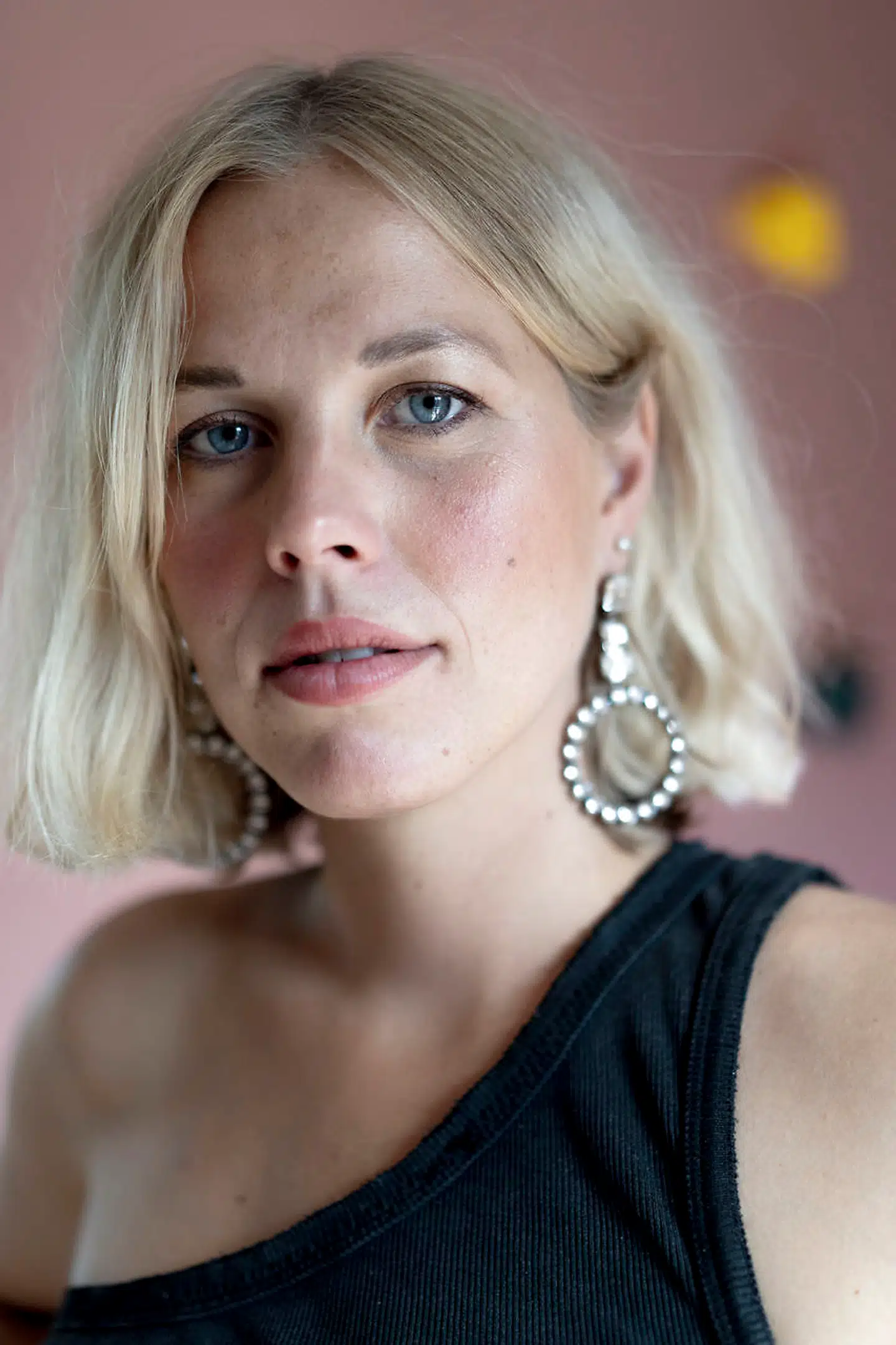 »Når tidens modeller er så unge, er det også, fordi de ikke selv er bevidste om deres værdi. Vi værdsætter den smukke, der ikke selv ved, at hun er det,« siger Jennifer Vedsted Christiansen