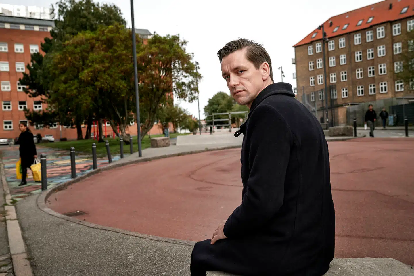 Det er »helt uacceptabelt«, at imamer har forsøgt at løse konflikten mellem to familier fra Libanon, der bor på Motalavej i Korsør. Det skriver fungerende udlændinge- og integrationsminister og boligminister Kaare Dybvad i et Facebook-opslag onsdag aften.