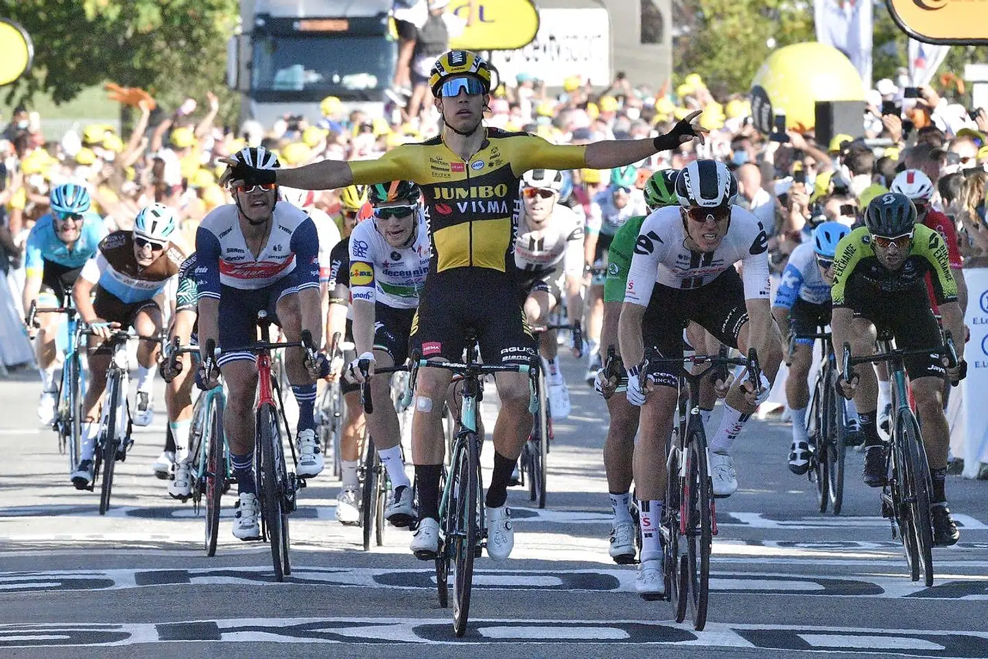 Belgiske Wout van Aert demonstrerede endnu en af sine mange topkvaliteter, da han onsdag var hurtigste mand på stregen i Tour de France-etapen til Privas – dagen efter at han havde gjort det hårde arbejde for holdkaptajn Primoz Roglics etapesejr.