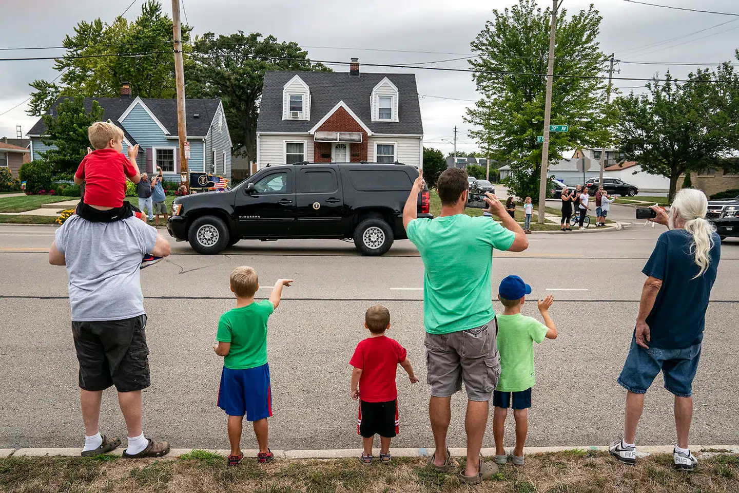 Præsident Trump kører forbi under sit besøg tirsdag i Kenosha i Wisconsin.