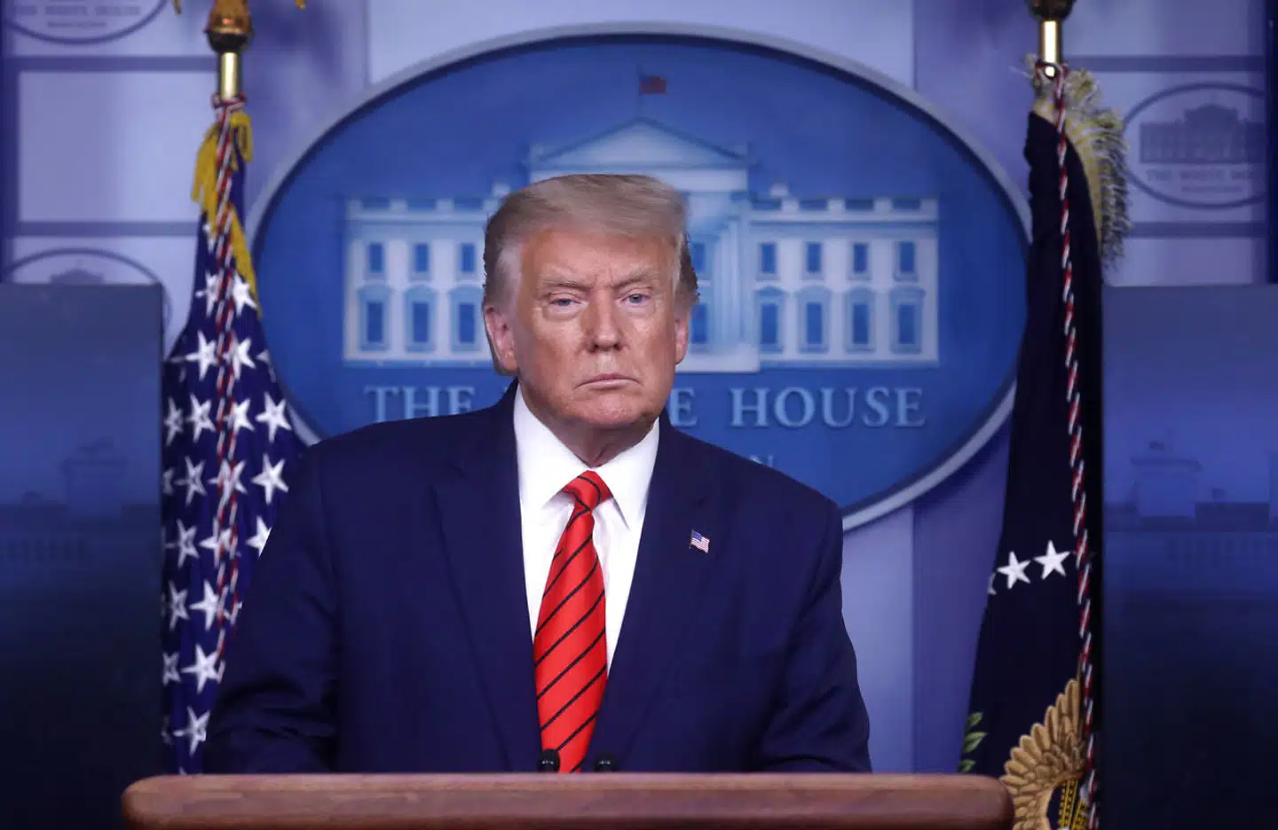 Den amerikanske præsident, Donald Trump, påstod mandag i et interview på Fox News, at Joe Biden styres af »folk i skyggerne«.
