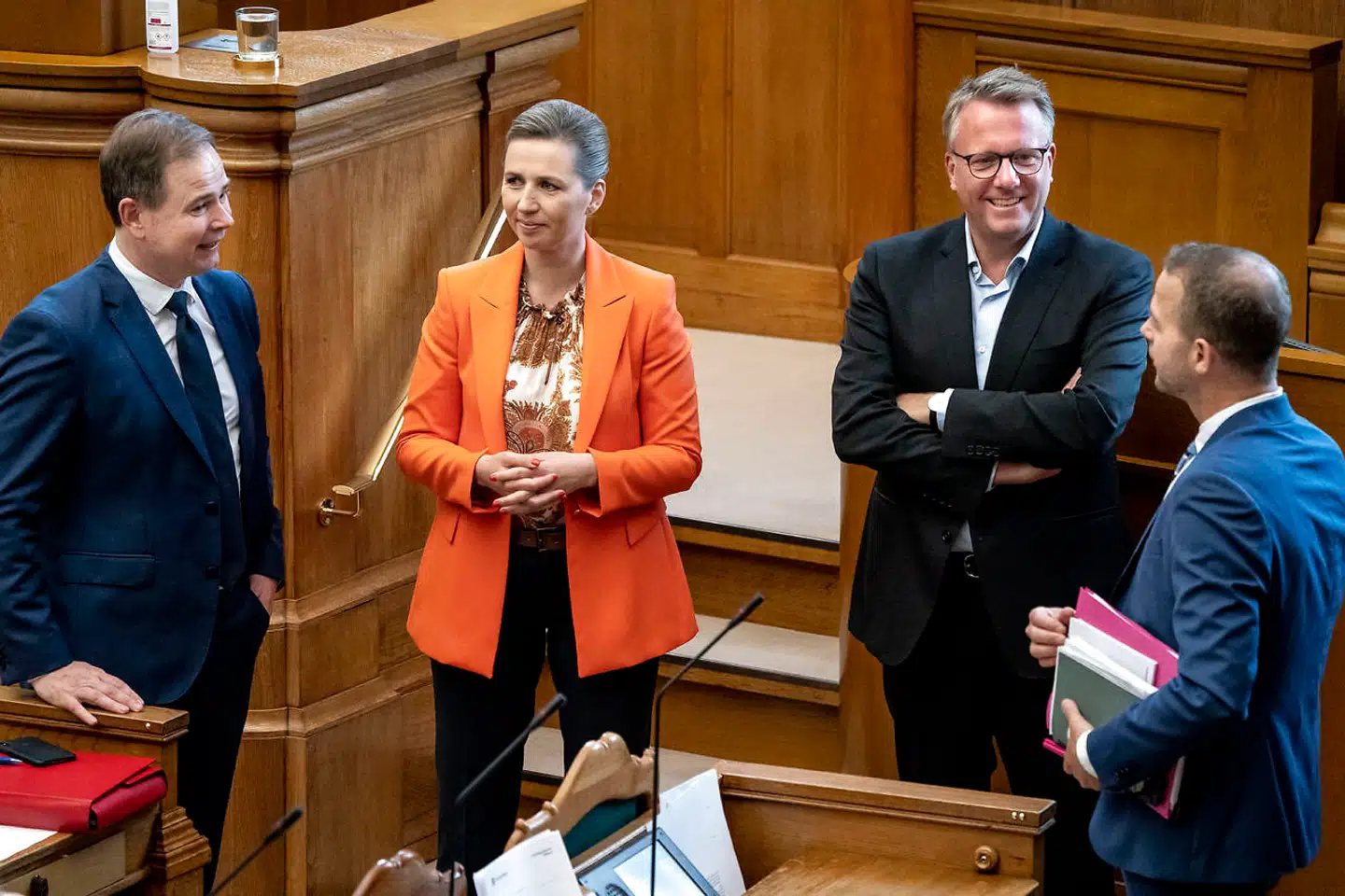 De Radikales Morten Østergaard (længst til højre) vil finde initiativer, der øger arbejdsudbuddet, på finansloven. Men regeringens eget udspil til en sådan har »meget lille indflydelse i forhold til arbejdsudbud«, sagde finansminister Nicolai Wammen (længst til venstre) mandag. Her ses de to sammen med statsminister Mette Frederiksen (S) og skatteminister Morten Bødskov (S).