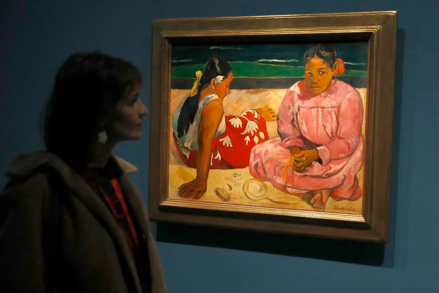 »Kunst er i det hele taget farligt. Se bare Paul Gauguins malerier af Tahiti-pigerne. De er jo direkte sexistiske, og da jeg nyder at se på dem, må jeg jo være en grim gammel krænker.«
