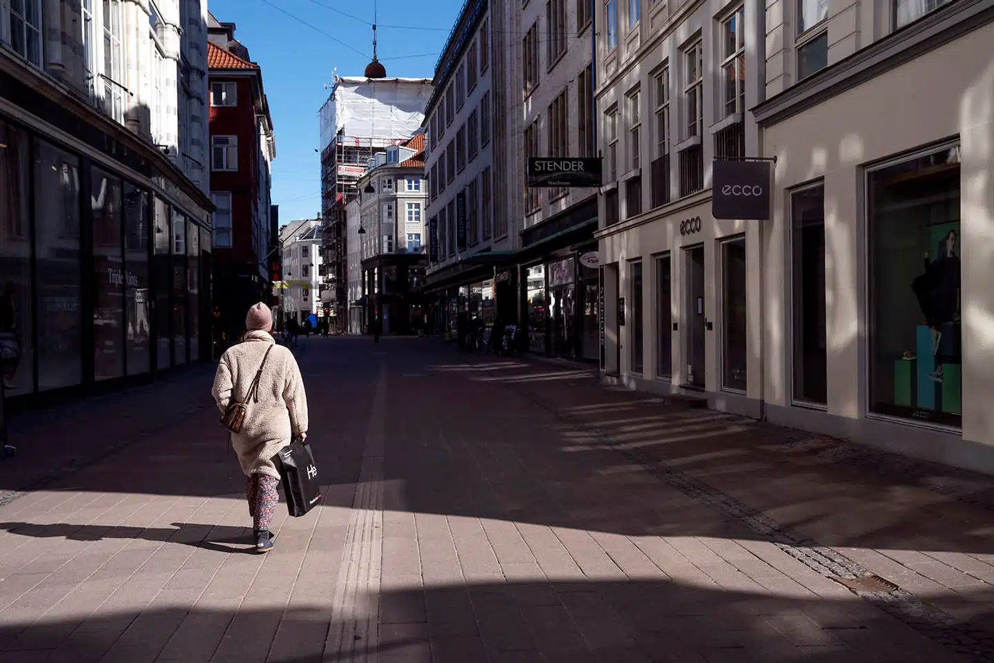 Butikker på Strøget og Købmagergade i København holder lukket på grund af coronavirus. Nye tal viser nu, at forbrugertilliden i Danmark er faldet markant.
