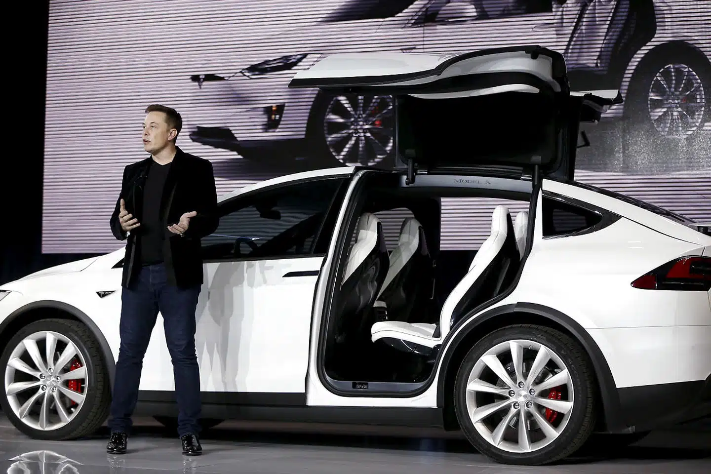 Elon Musk er blandt verdens fire rigeste mænd. De amerikanske tech-aktier er nemlig fløjet mod himlen efter coronakrisen, hvor stadig flere investorer har fået kurserne til at sætte rekord på rekord.
