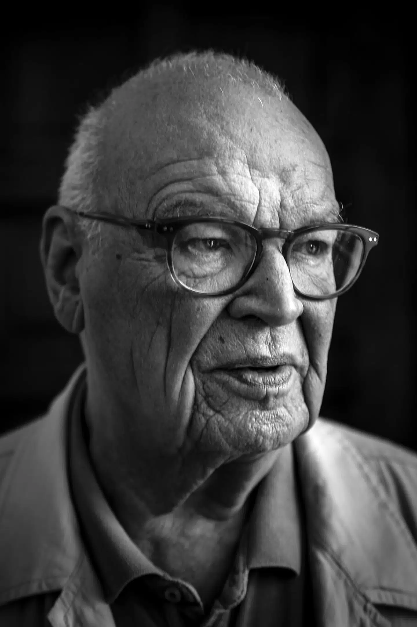 Alt det med at leve i nuet, tage én dag ad gangen og forberede sig på, at det hele en dag er slut – gode råd, man som gammel ofte må høre, siger han – er ikke noget, der fylder tankerne.