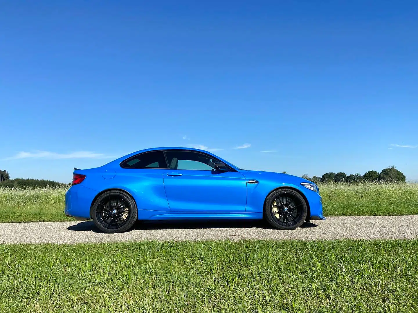 CS-udgaven af BMW M2 har bl.a. fået 40 hk ekstra og er blevet 0,2 sekunder hurtigere fra 0-100 km/t.