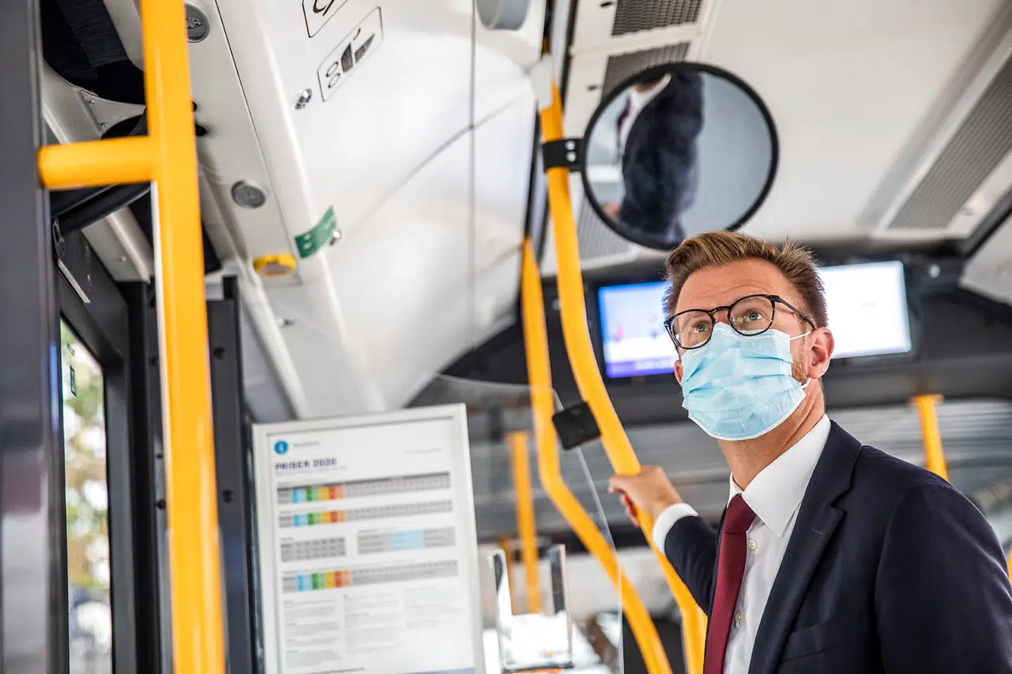 Transportminister Benny Engelbrecht (S) kører med offentlig transport på førstedagen med krav om mundbind i offentlig transport, i København lørdag den 22. august 2020.