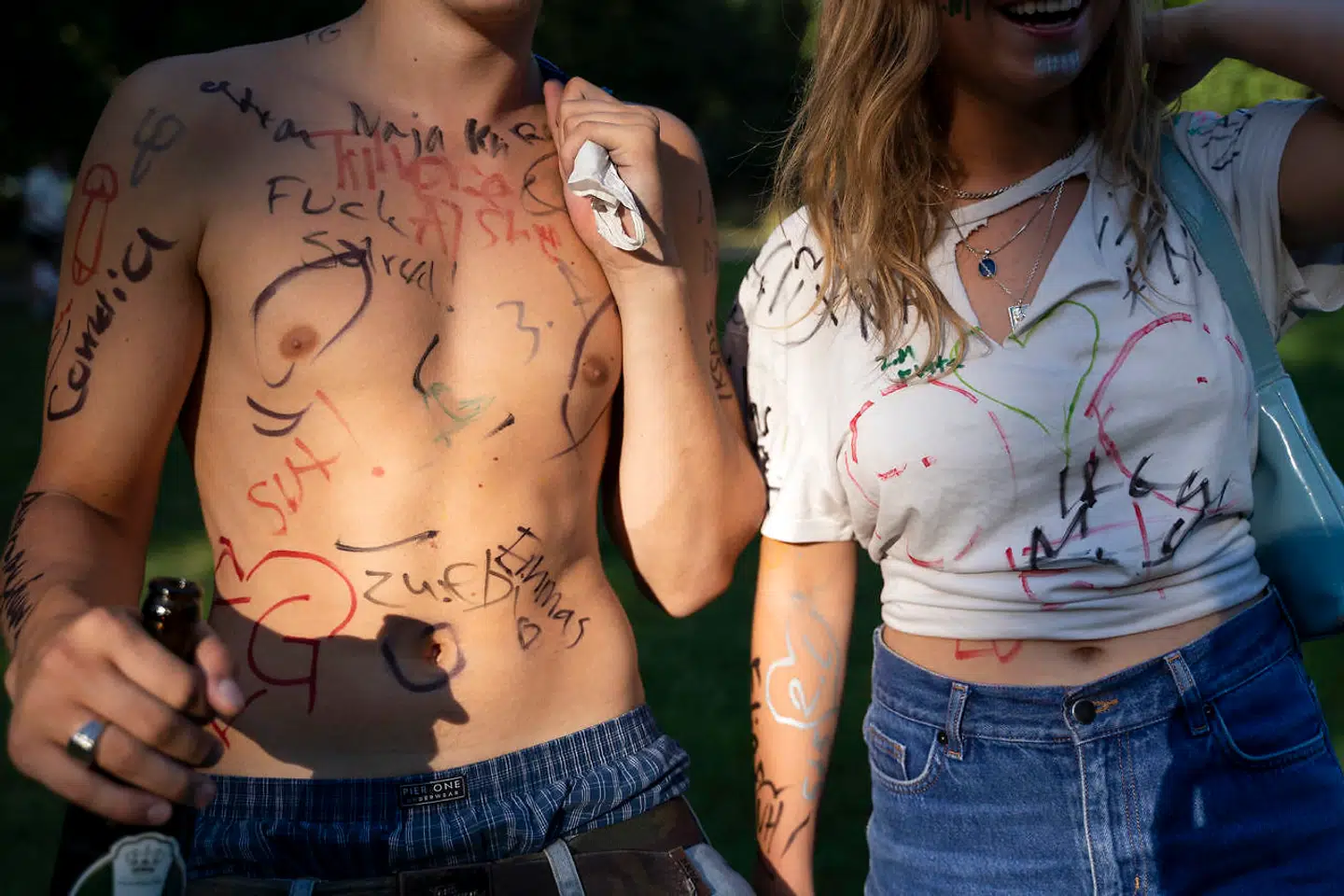 »Jeg bliver så deprimeret, når jeg erfarer, hvorledes denne gruppe bruger weekend efter weekend på hjernetom fest og druk i en larm og en atmosfære, hvor enhver begavet eller interessant samtale er umulig.«