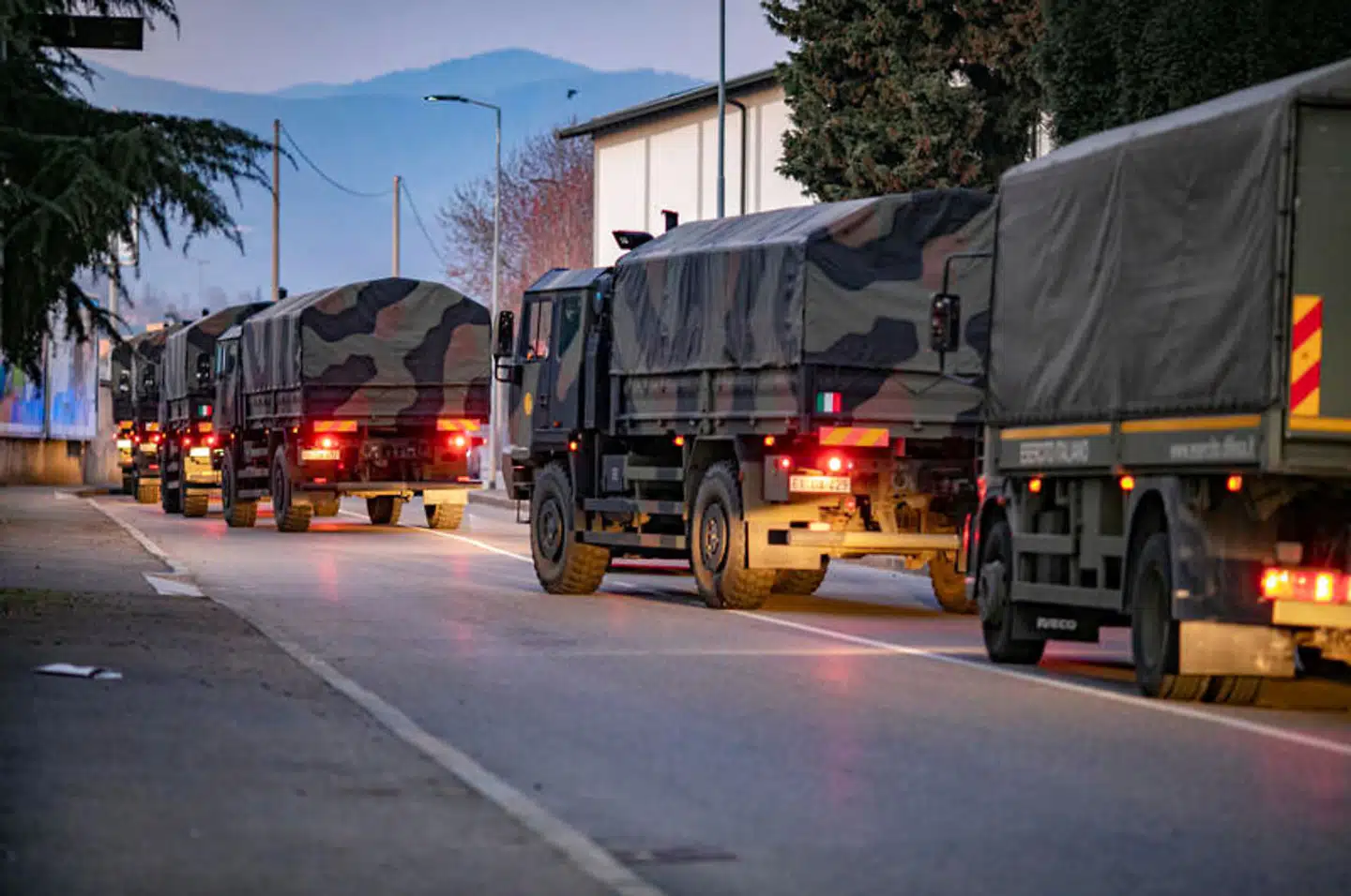 18. marts kunne det lokale krematorium i Bergamo ikke længere følge med, og døde måtte køres ud af byen i militærlastbiler.