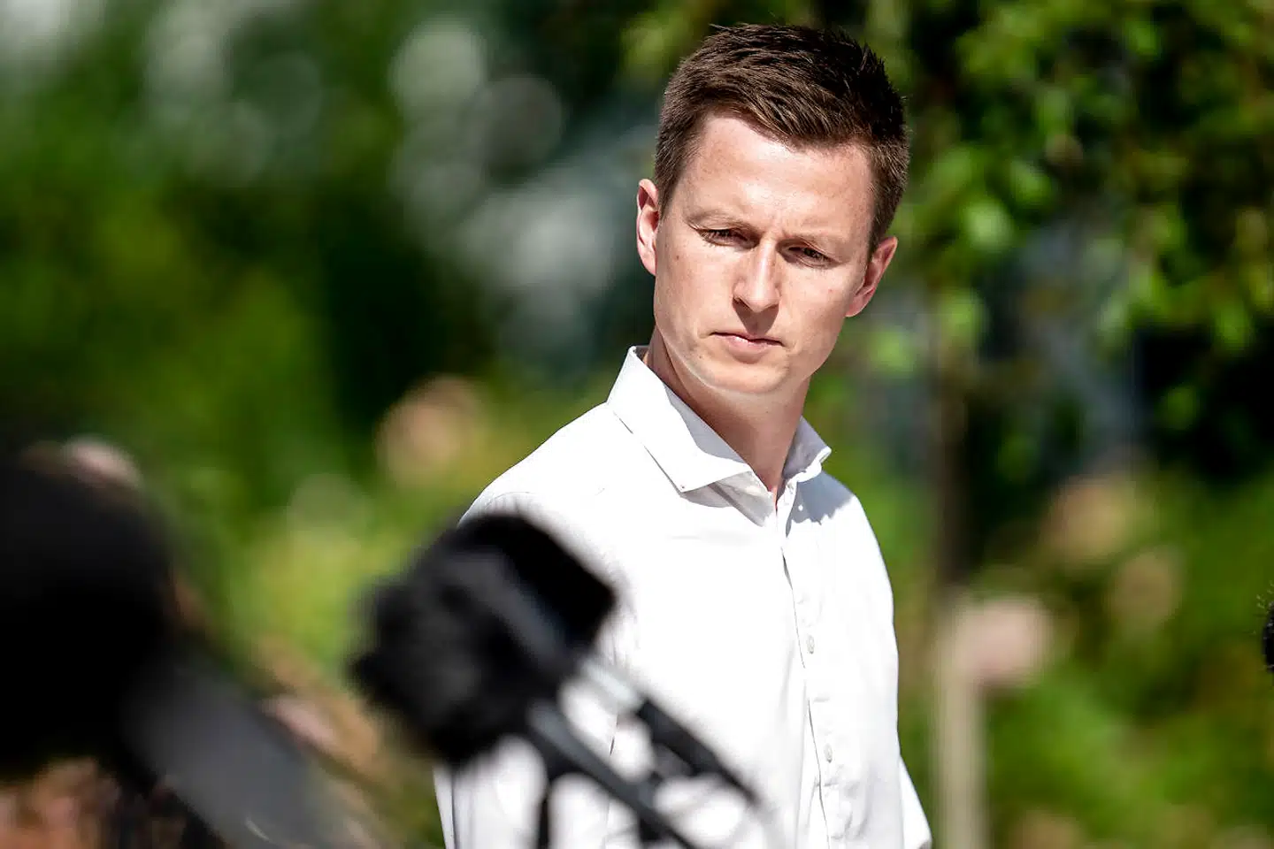 Politisk ordfører Jesper Petersen (S) har bedt Radio- og tv-nævnet om at se nærmere på Radio4s annoncering i en række printmedier, som alle tilhører radioens egen ejerkreds.