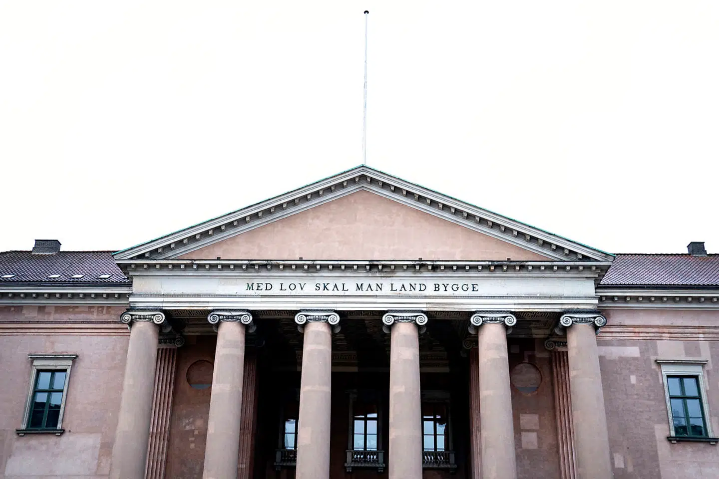 En 57-årig mand er tiltalt for svindel med hjælpepakker. Sagen behandles ved Københavns Byret 31. august.