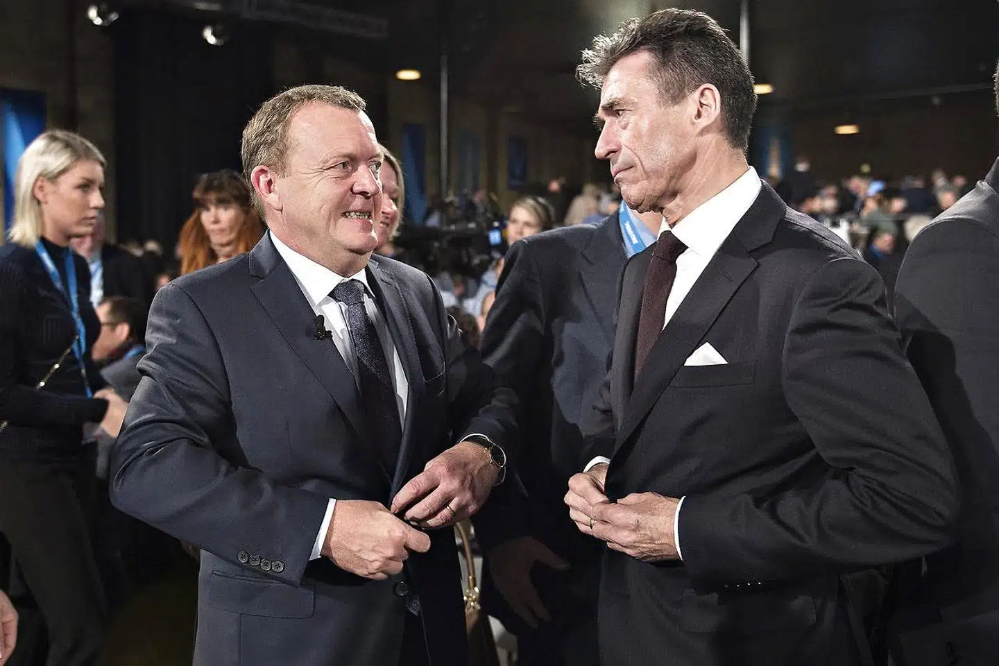 »Derfor er det mærkværdigt og forkert, når Anders Fogh i dag taler om, at forslag om ny tidligere adgang til folkepension (...) er et svigt i forhold til en langsigtet politisk aftale. Svigtet over for den langsigtede aftale skete med Lars Løkkes efterlønsindgreb i 2011,« skriver Mogens Lykketoft.