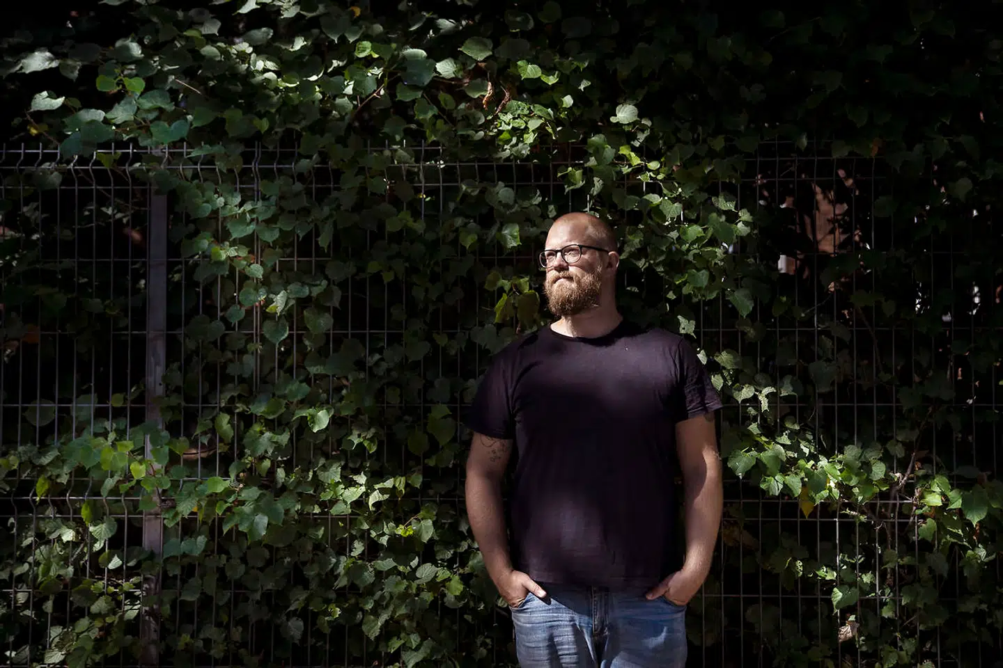 »Jeg har allerede brugt min opsparing, så jeg kommer til at stå i en kritisk situation, hvis landet lukker ned igen. Så kan jeg maksimalt have to måneder tilbage,« fortæller Jesper Juhl, der fik mere end halveret sin indkomst under coronakrisen.