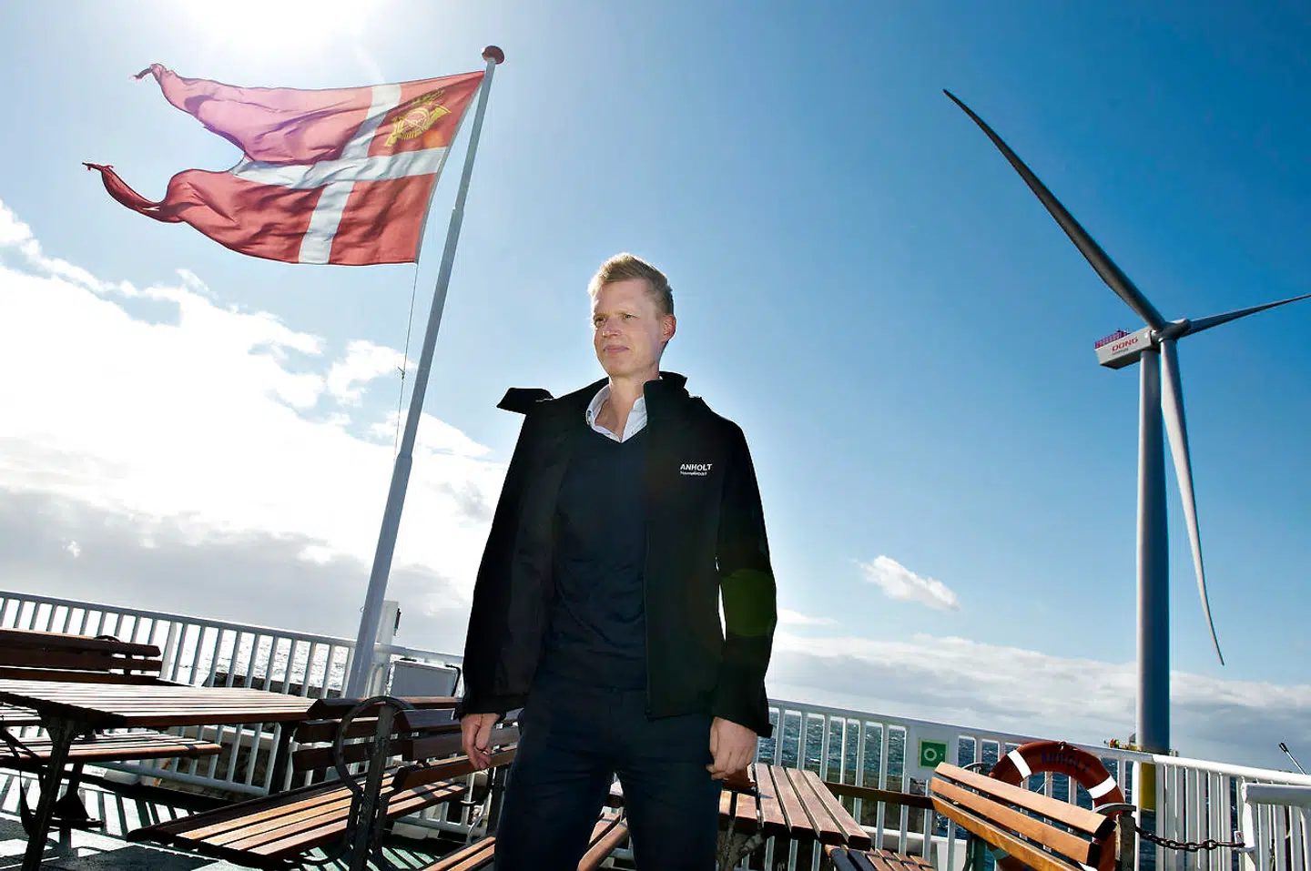 Som nytiltrådt topchef i DONG var Henrik Poulsen her på tur ud til den første havvindmølle i DONGs nye havvindmøllepark i Kattegat ved Anholt.