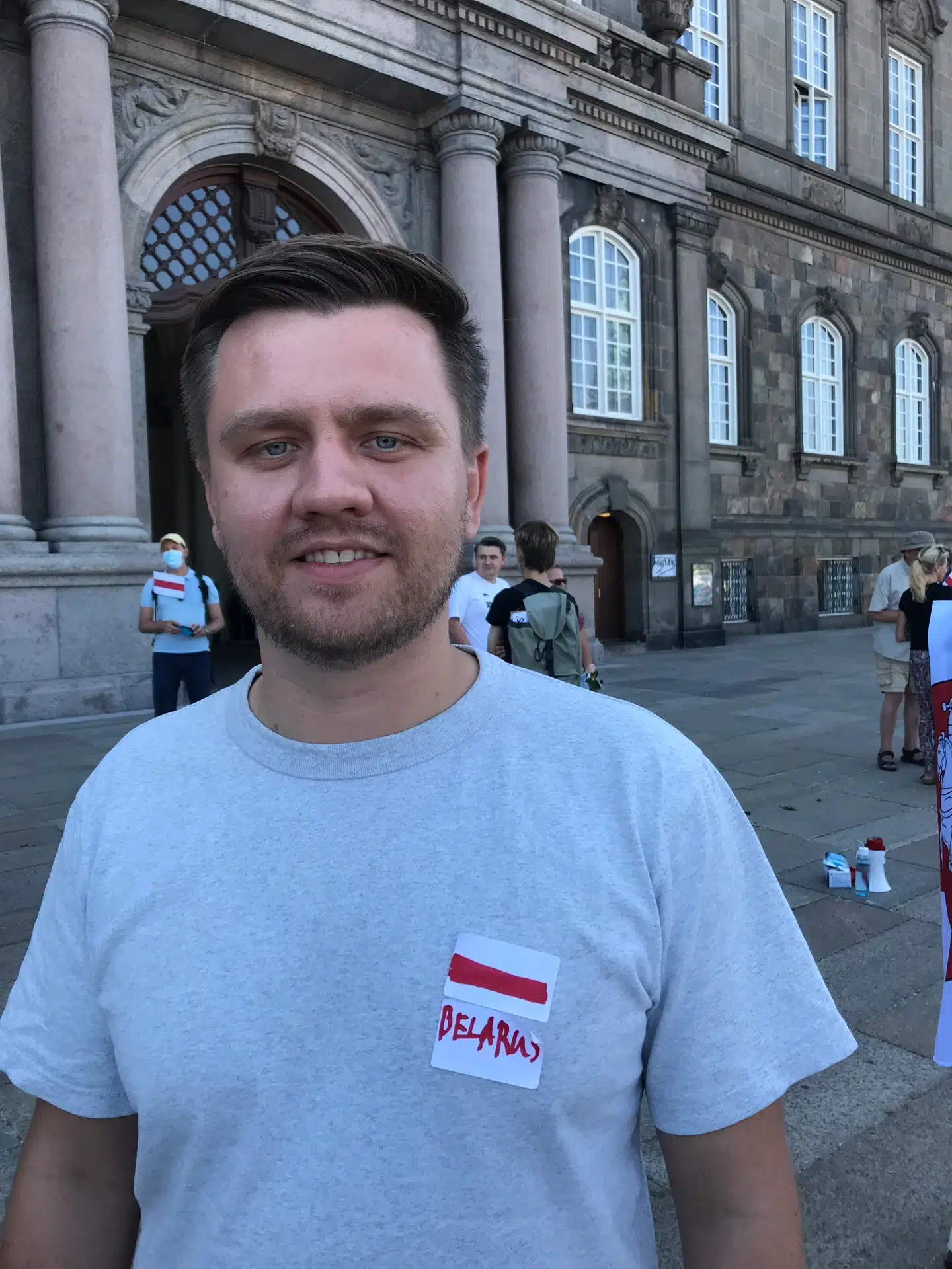32-årige Nikita Shilenok kom til Danmark for 20 år siden. Han er forfærdet over den brutalitet, der udspiller sig i gaderne i hans fødeland.