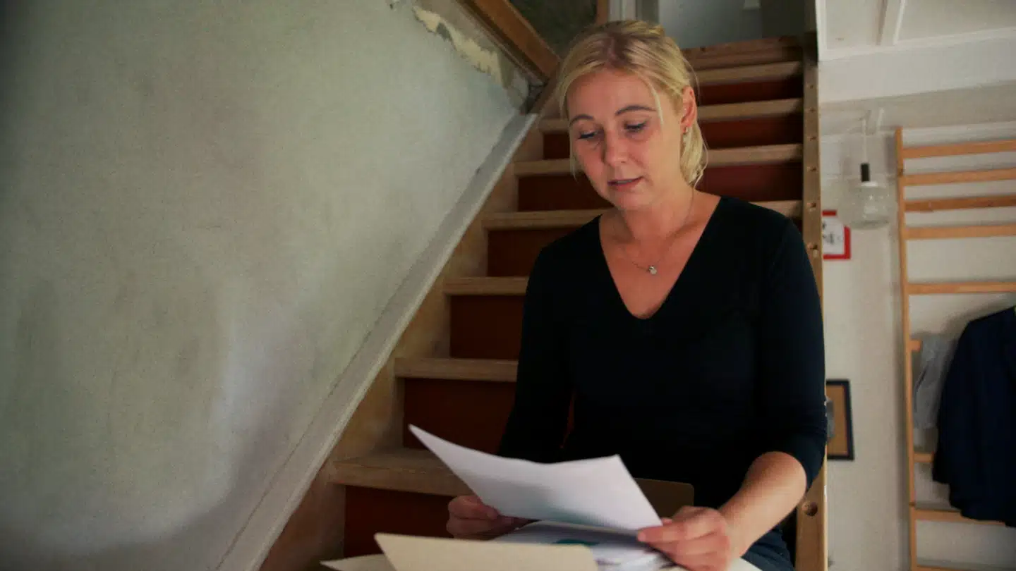 Peter Lundins ekskone Mariann begyndte at skrive til Lundin som 14-årig. Forholdet endte med ægteskab med den firedobbelte morder og en skam, hun selv i dag har svært ved at ryste af sig.