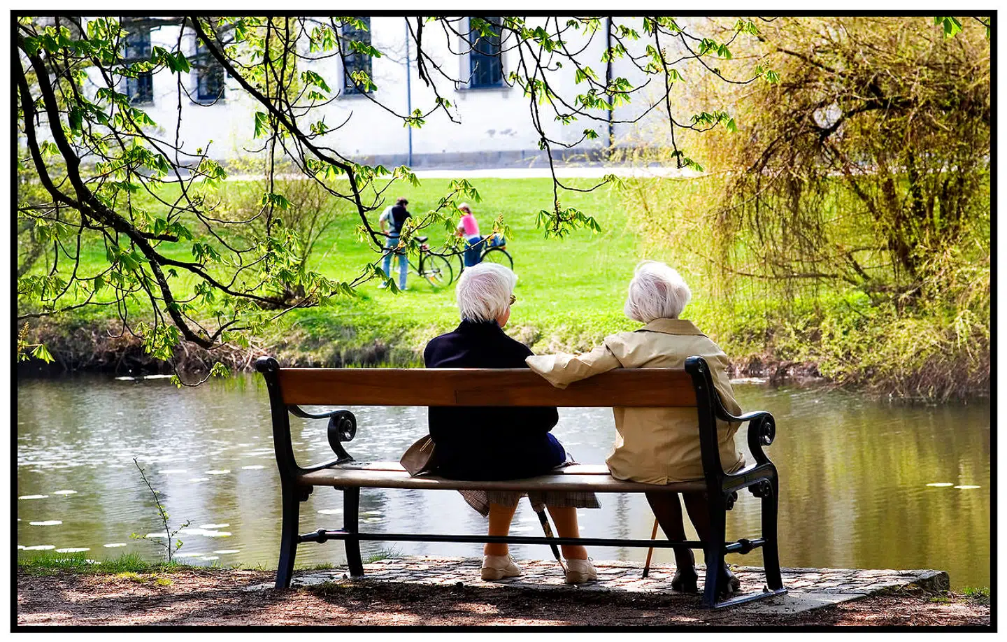 I dag er omdrejningspunktet for danskernes stigende pensionsalder, at man har 14,5 år på pension. Flere topøkonomer fremlægger nu et forslag, hvor det styrende element bliver andelen af livet på pension. Forslaget et tænkt som et muligt kompromis for den nuværende model i Velfærdsaftalen.