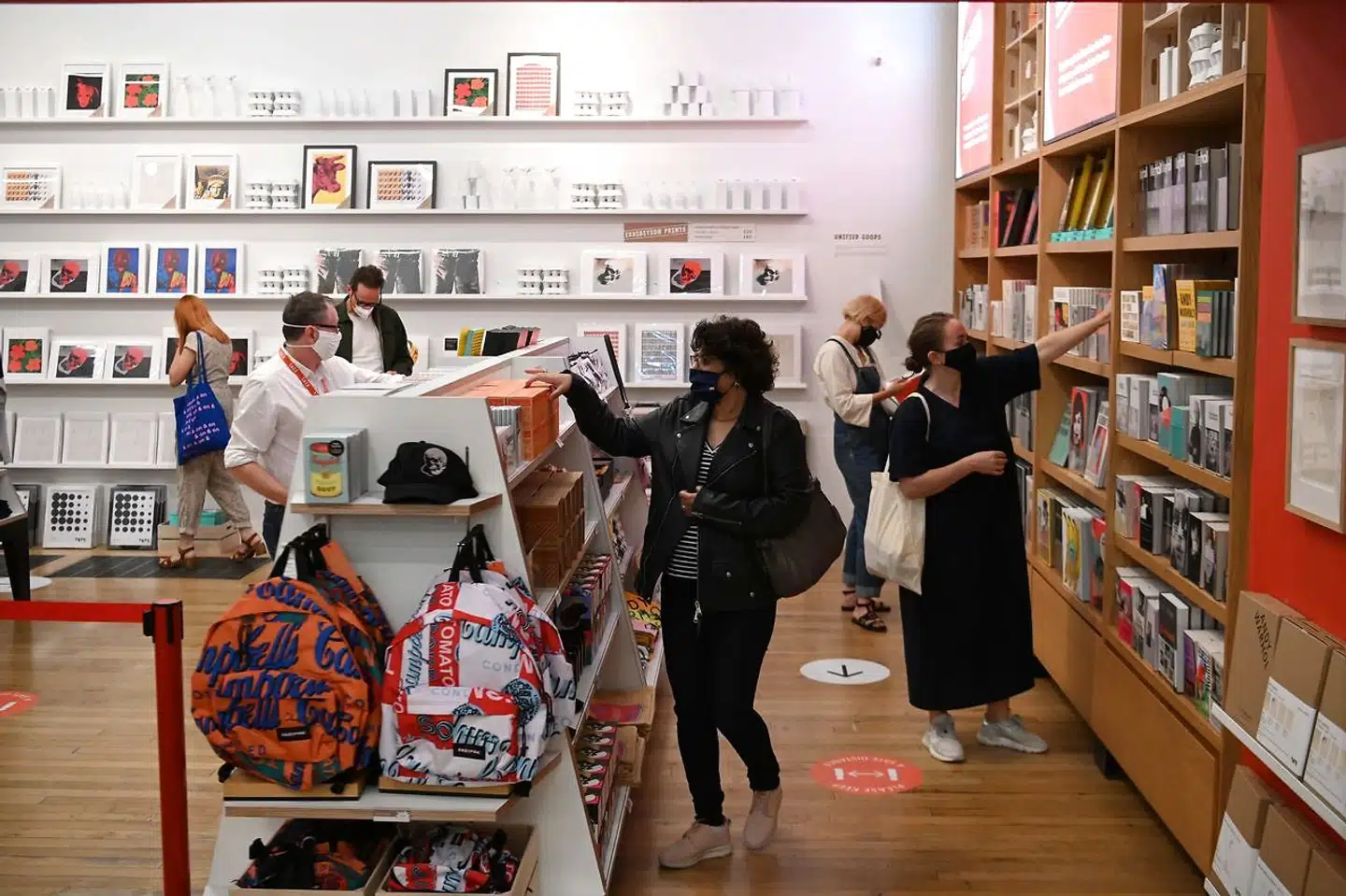 Nedlæggelsen af 313 stillinger på Tate rammer museernes kommercielle afdelinger, som blandt andet omfatter museumsbutikkerne og -cafeerne.