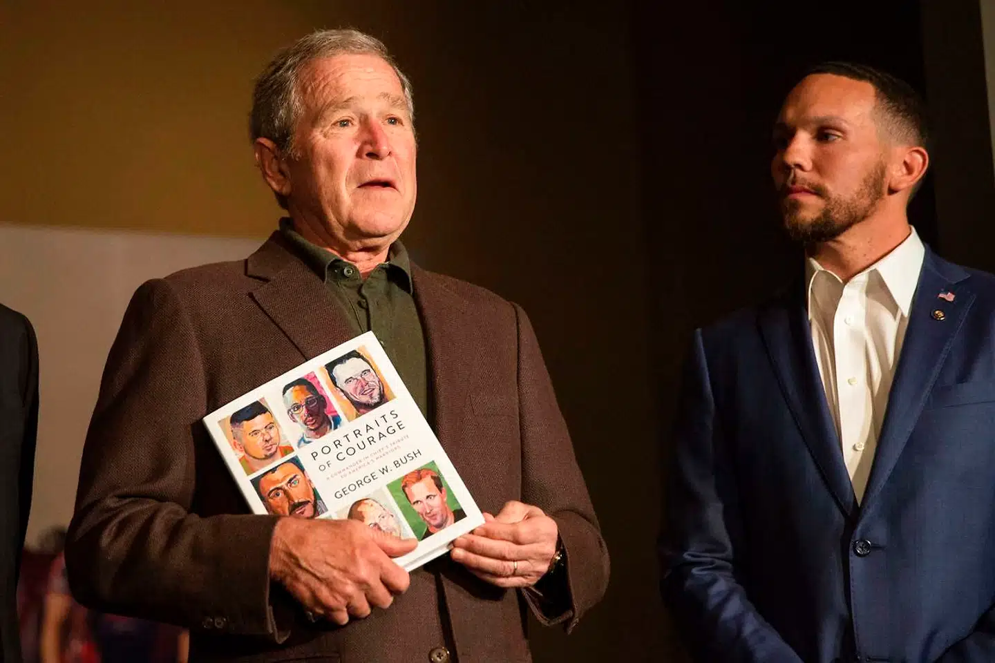 Den tidligere amerikanske præsident George W. Bush udgav i 2017 sin første kunstbog »Portraits of Courage« – en samling portrætter af amerikanske krigsveteraner. Foto: Laura Buckman / AFP