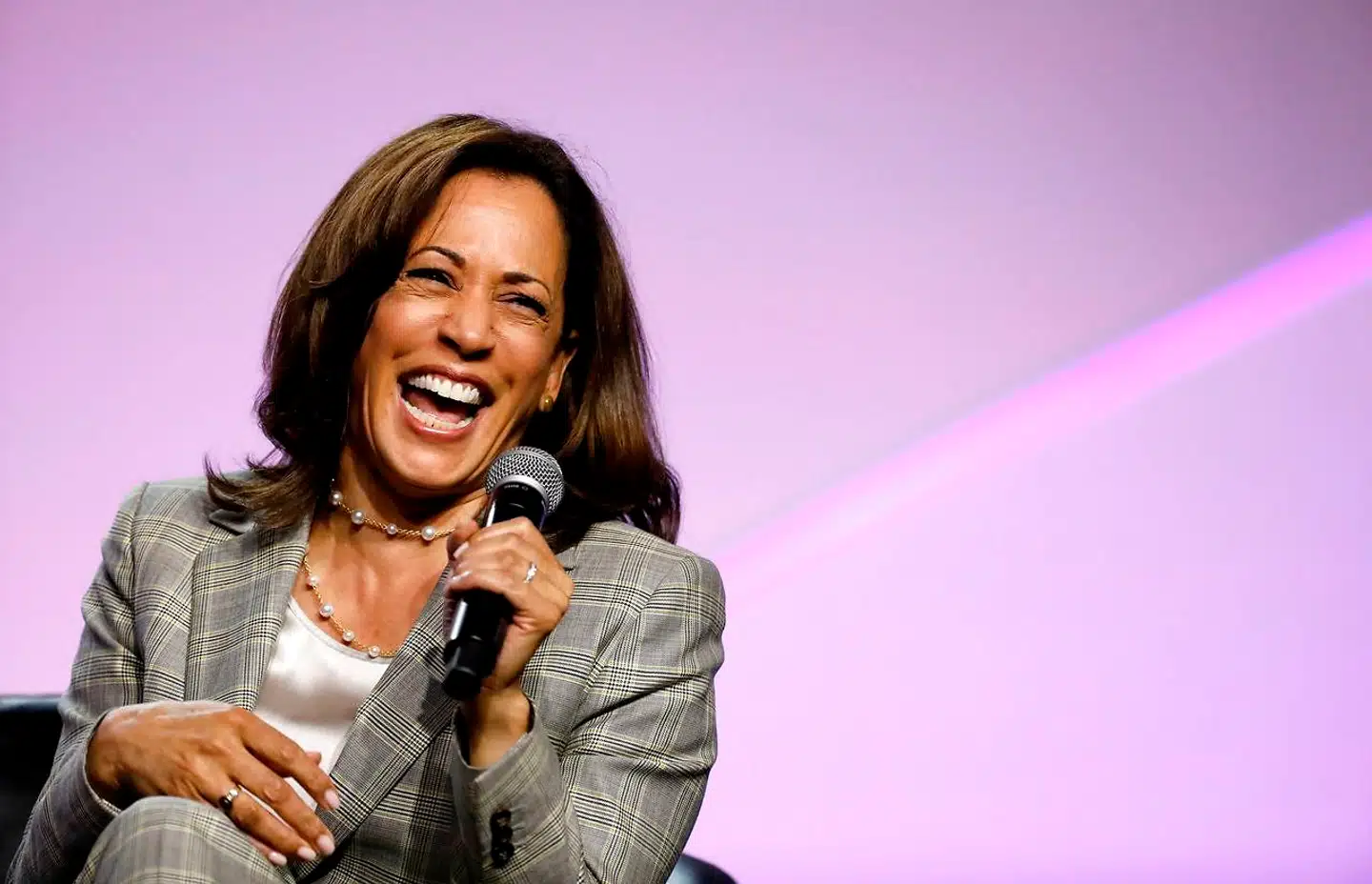 Udnævnelsen af Kamala Harris sker få dage før afviklingen af Det Demokratiske Konvent, der begynder på mandag, men som i år bliver virtuelt på grund af coroanapandemien.