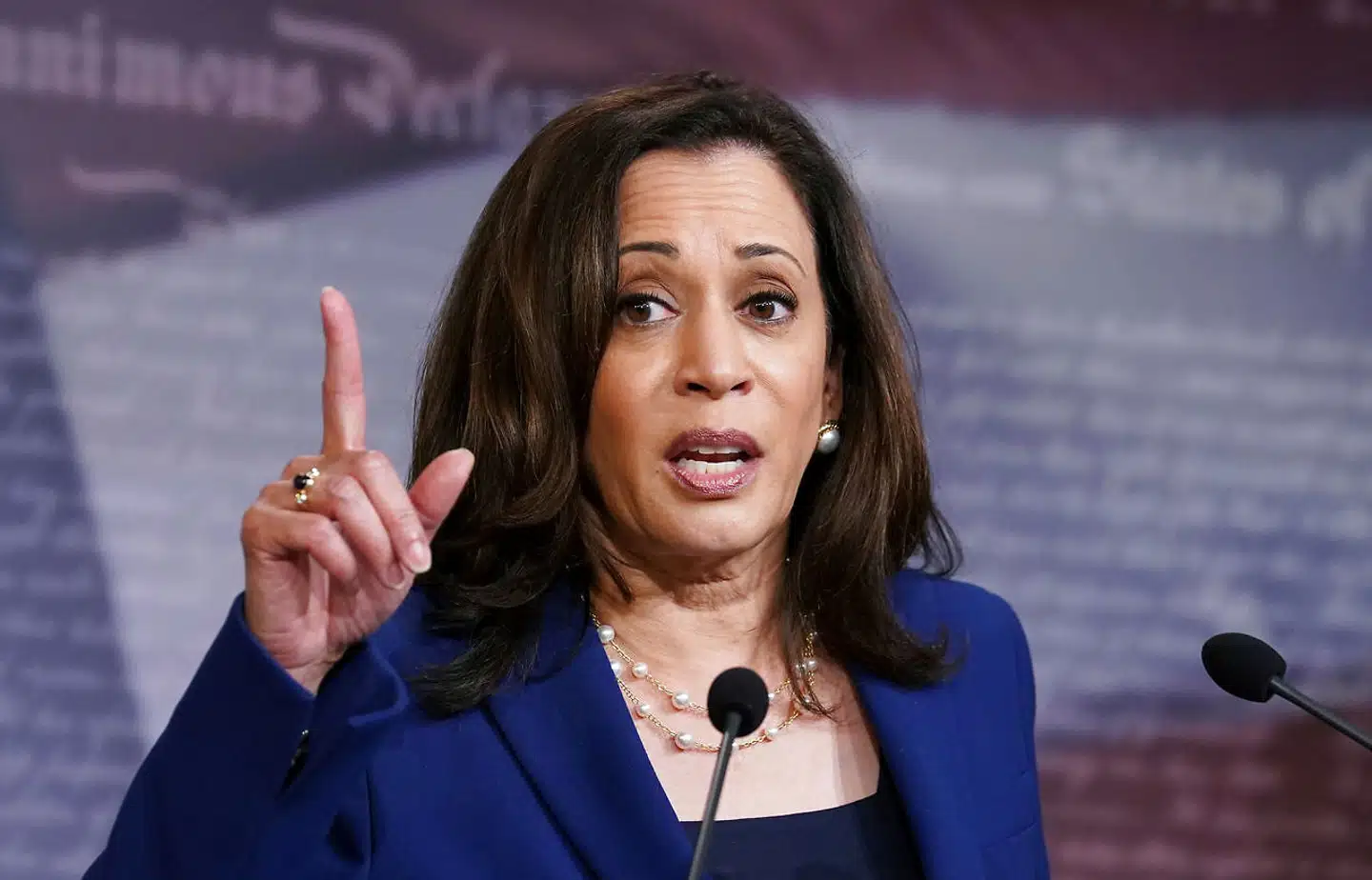 Senator Kamala Harris er af både indisk og jamaicansk afstamning – men hun anser sig selv som sort.