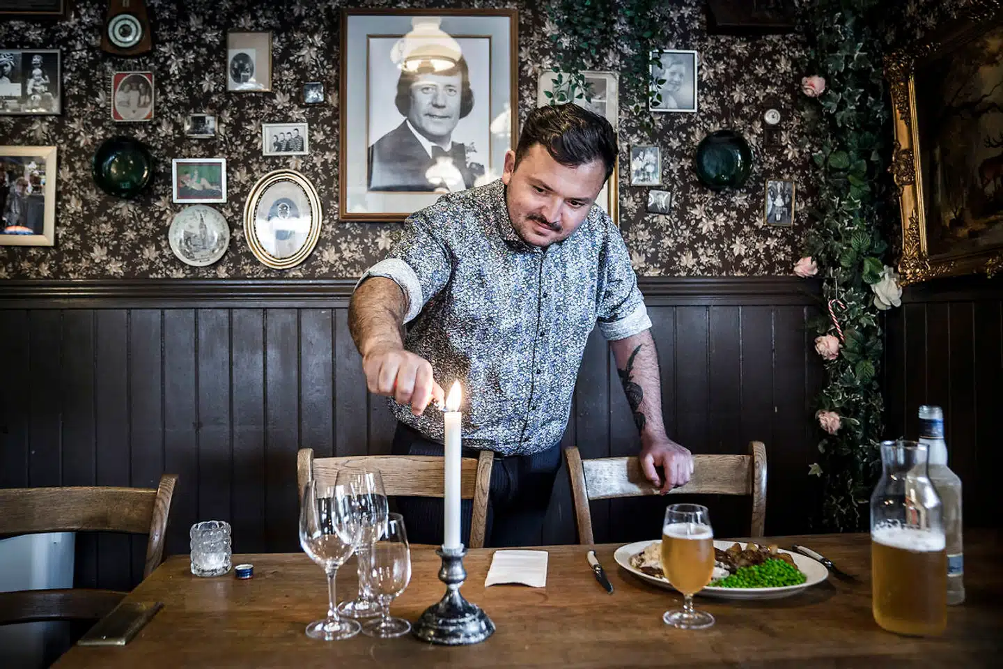Umut Sakarya ejer restauranterne Guldkroen, Guldgrillen og Guldkebab på Nørrebro. Han elsker wienerschnitzel, men spiser til daglig ikke store mængder af kød.