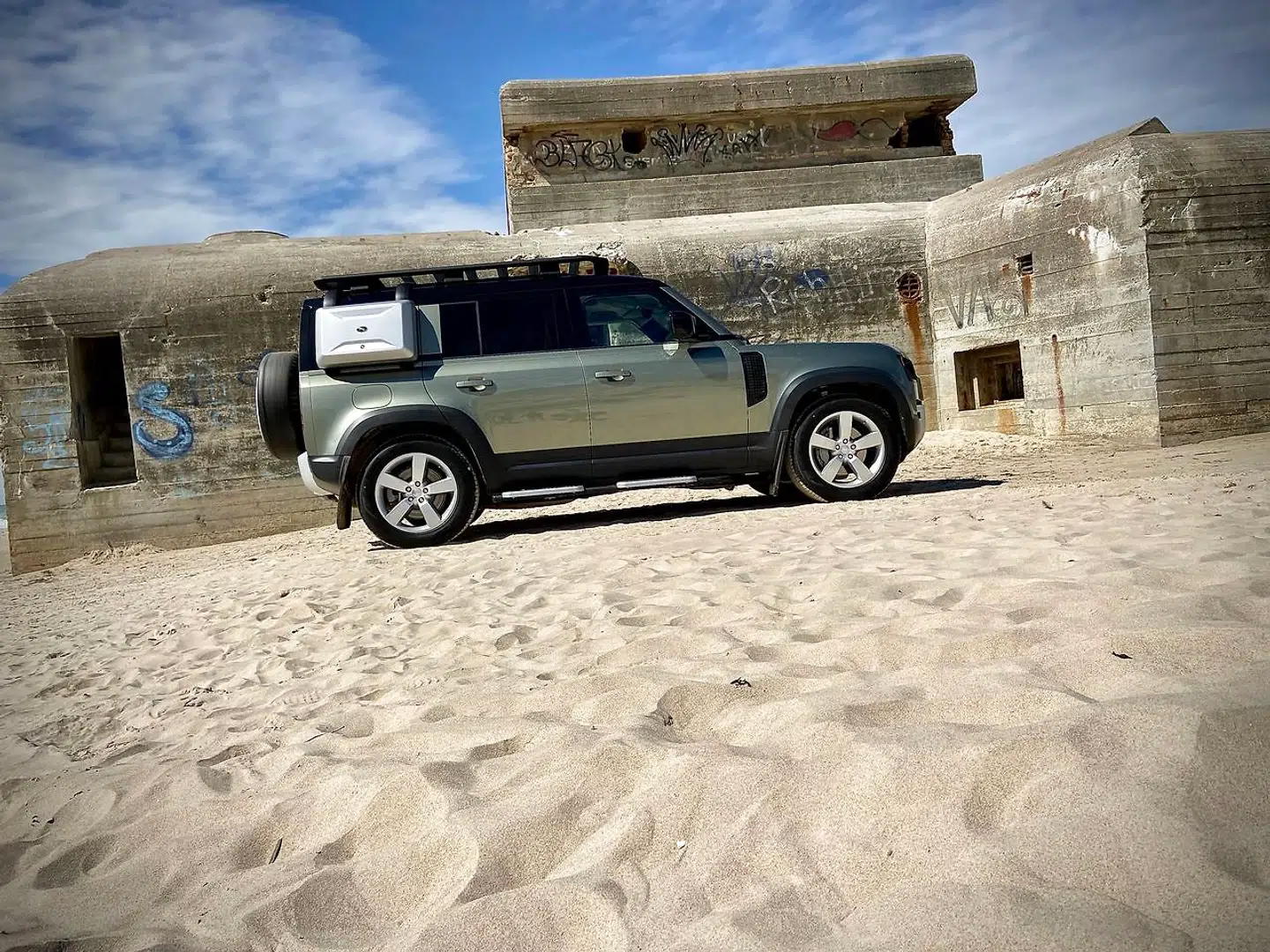 Kassen på siden er ekstraudstyr og til ting, du ikke vil have ind i kabinen – fra en våd våddragt til friskfangede fisk.