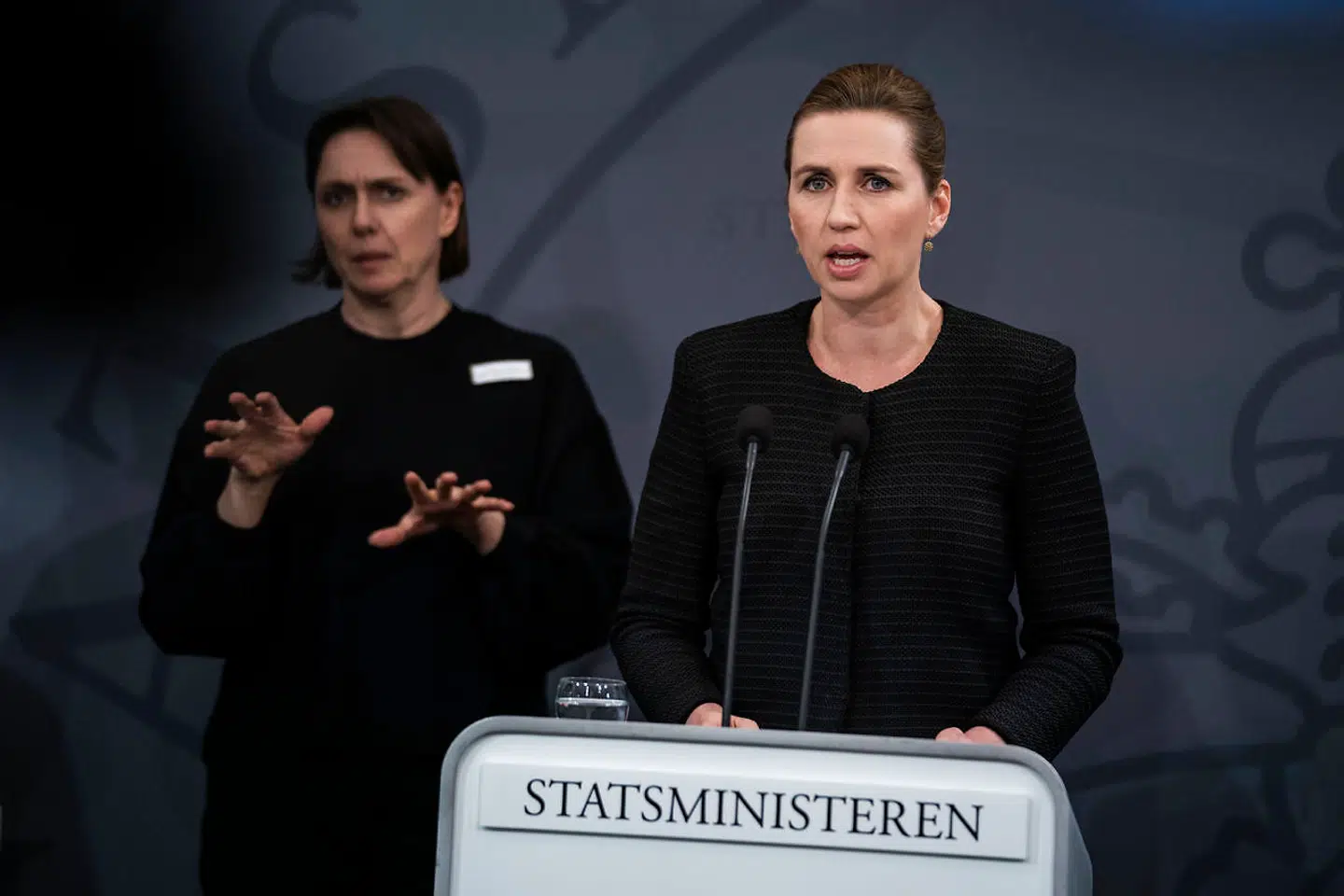Statsminister Mette Frederiksen indkalder til Pressemøde i Statsministeriet om COVID-19 i Danmark onsdag den 11. marts kl. 20.30 Tilstede er Søren Brostrøm, Magnus Heunicke Mette Frederiksen, Thorkild Fogde og Erik Brøgger. (Foto: Martin Sylvest/Ritzau Scanpix)