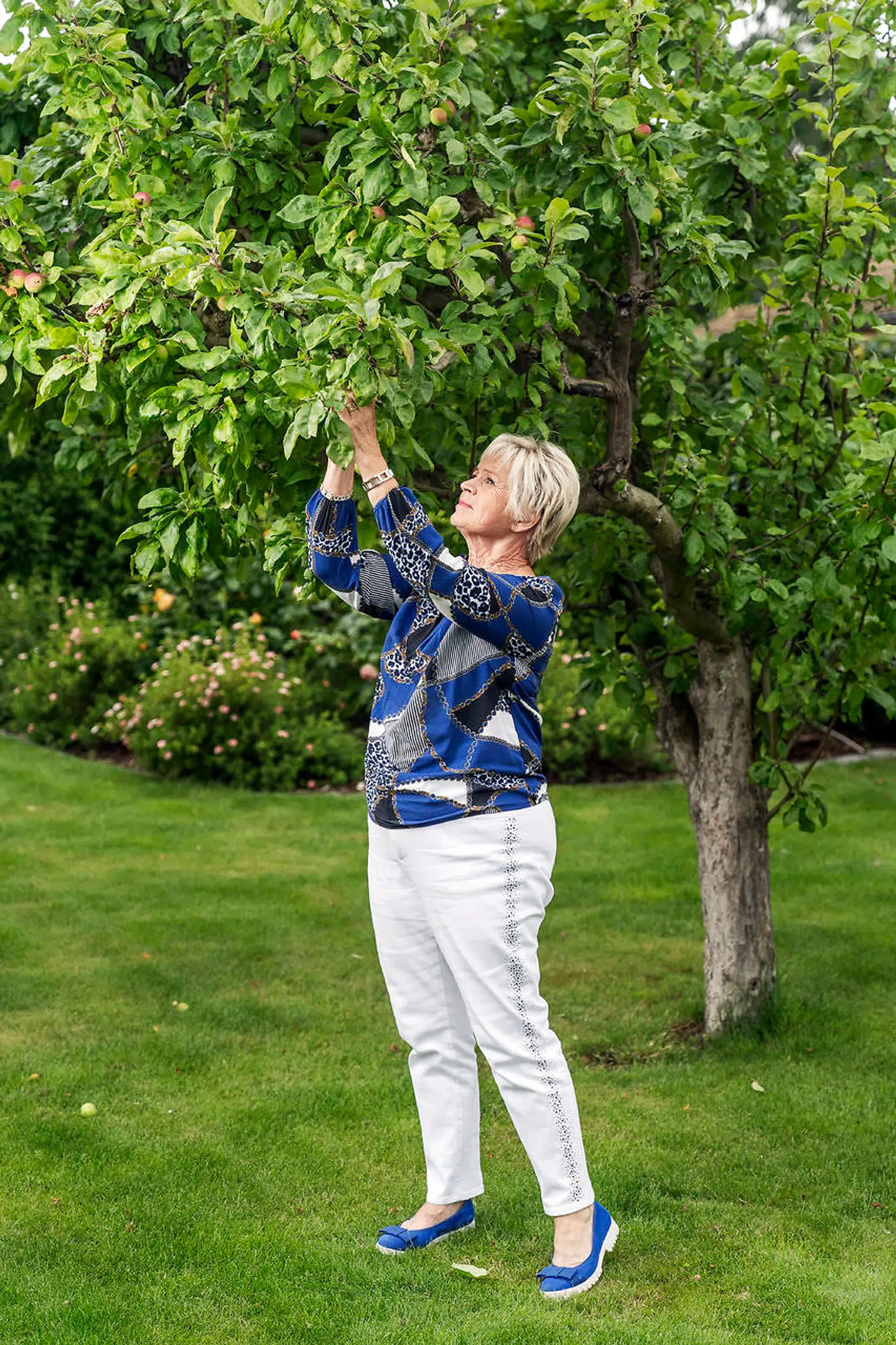 Både Keld og Hilda Heick er i dag 74. »I gamle dage kunne vi godt tage tre job på en dag. Det kan vi ikke mere. Det er uforsvarligt. Vi er for trætte den sidste gang, selv om publikum næppe mærker noget. Men vi bliver ved, så længe vi selv kan stå inde for det, vi laver. Og så længe der er nogen, der gider høre på os.«