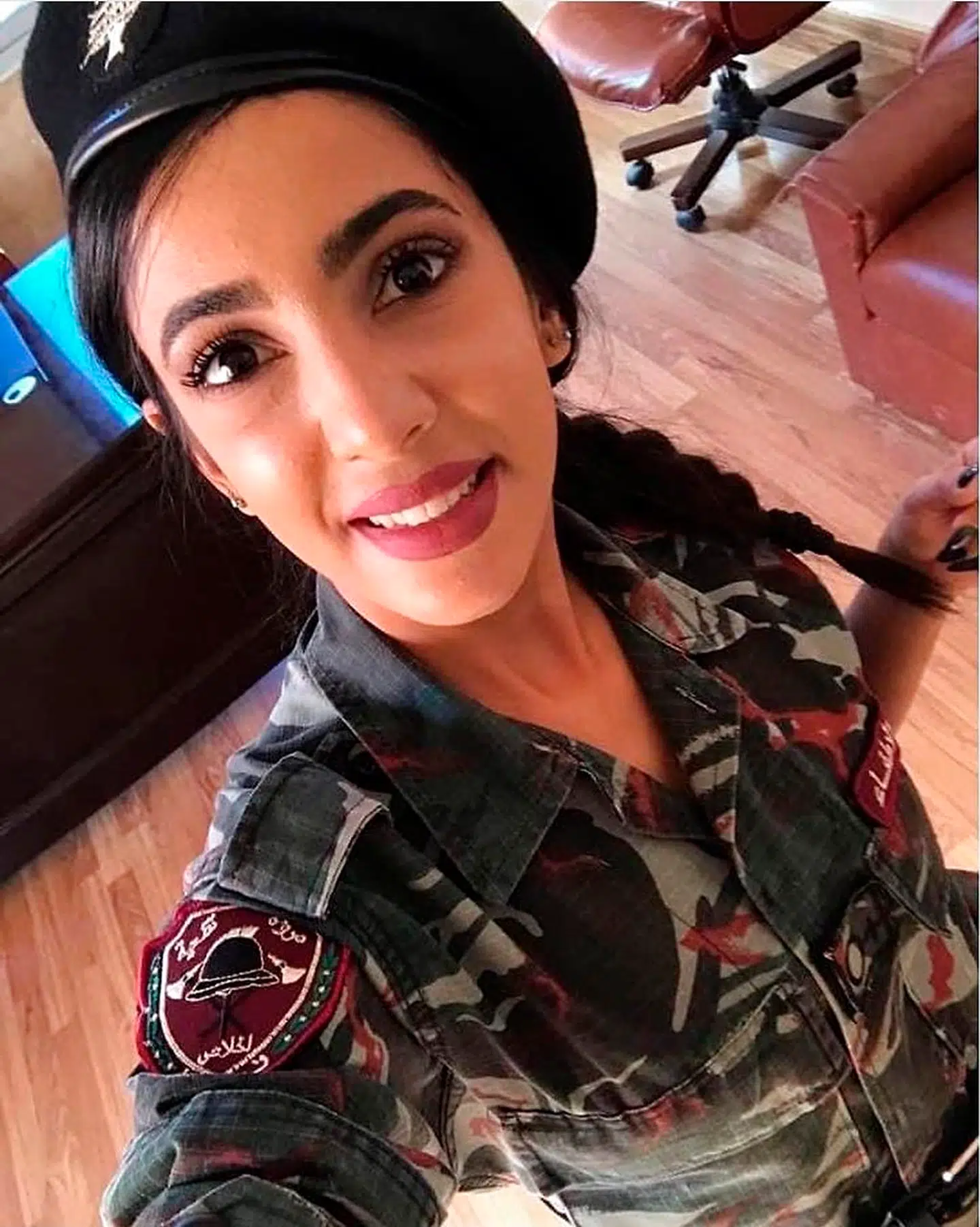 Paramediciner Sahar Fares blev dræbt, da hun og hendes brandmandskolleger tirsdag skulle forsøge at slukke en brand på havnen i Beirut. Branden udviklede sig fatalt, da et lager af ammoniumnitrat eksploderede.