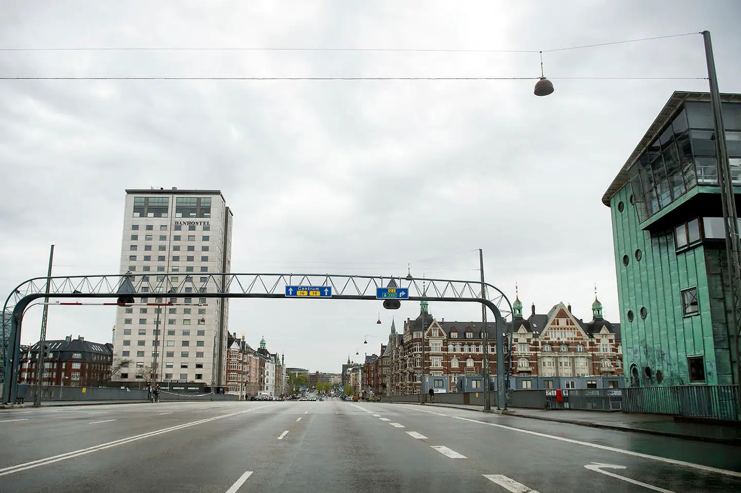 Arkivfoto: En 24-årig mand fra Hvidovre er fredag blevet idømt 30 dages betinget fængsel for at køre 156 kilometer i timen over Langebro i København.