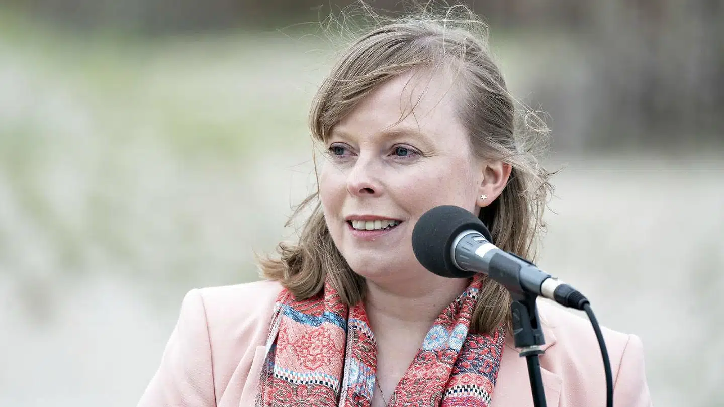 »Fra et demokratisk perspektiv er det superproblematisk, at Google fra den ene dag til den anden kan censurere indhold væk. Lakridspiber får nok ikke nogen til at ryge pibe, og Onkel Reje er vist heller ikke en trussel mod nogen,« siger Joy Mogensen.