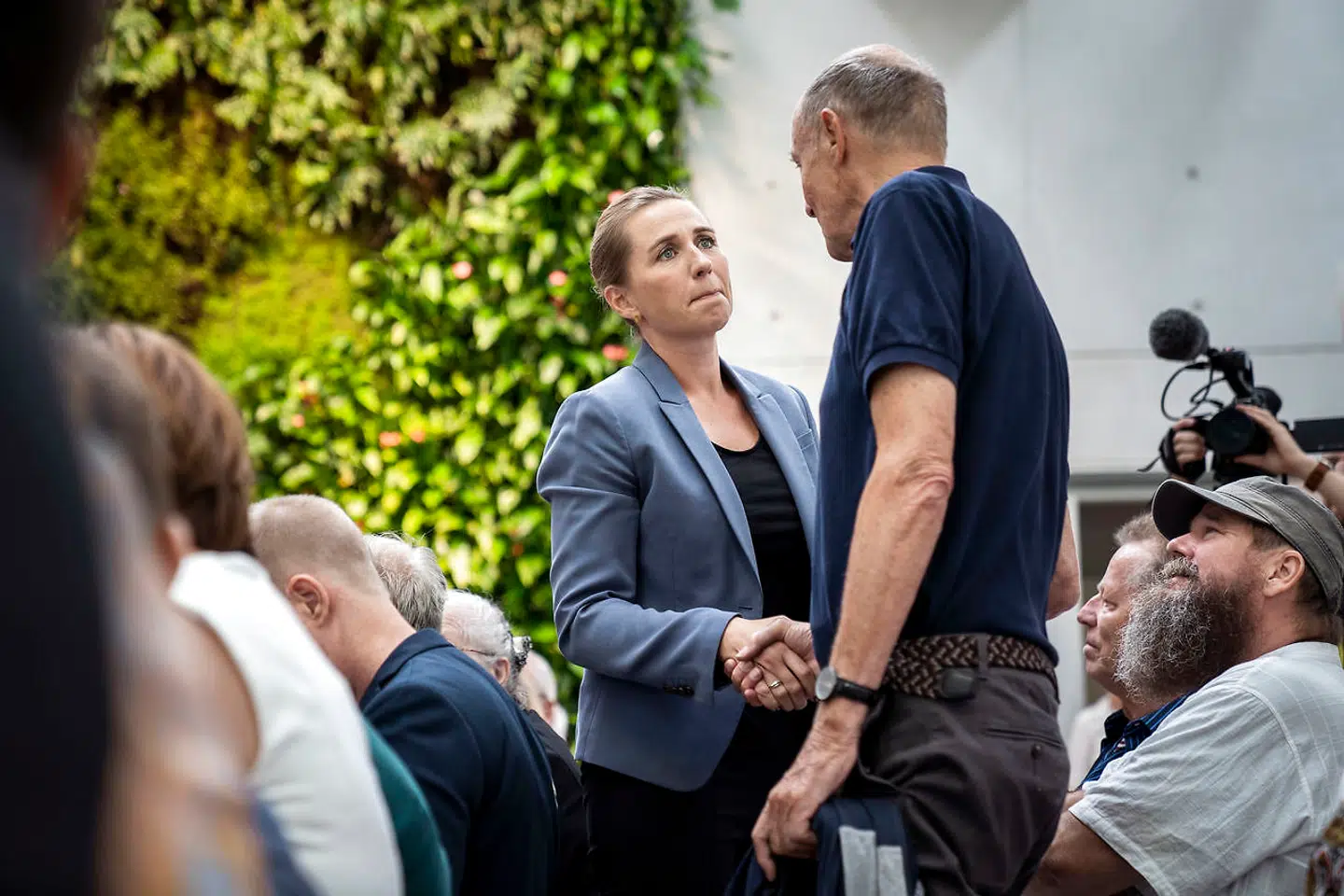 Statsminister Mette Frederiksen (S) gav sidste år på Marienborg en officiel undskyldning til de tidligere børnehjemsbørn, som blev udsat for misrøgt på blandt andet drengehjemmet Godhavn. Nu stævner de staten og kræver erstatning, skriver Jyllands-Posten.