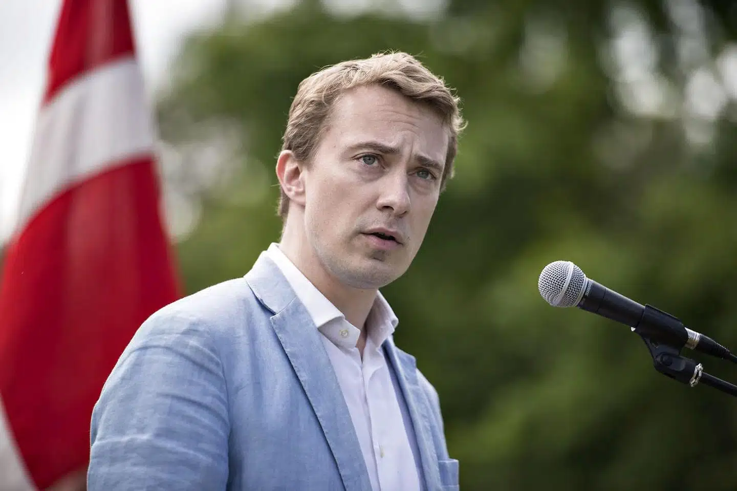 »På grund af den totale sammenblanding af stat, religion og politik, der kendetegnede Danmark fra Reformationen og frem til Grundloven, er der også grund til at advare om at fremme kristendommen via politik og lovgivning. Særligt når man som Morten Messerschmidt samtidigt ønsker at afskaffe menneskerettighederne,« skriver Jacob Mchangama.